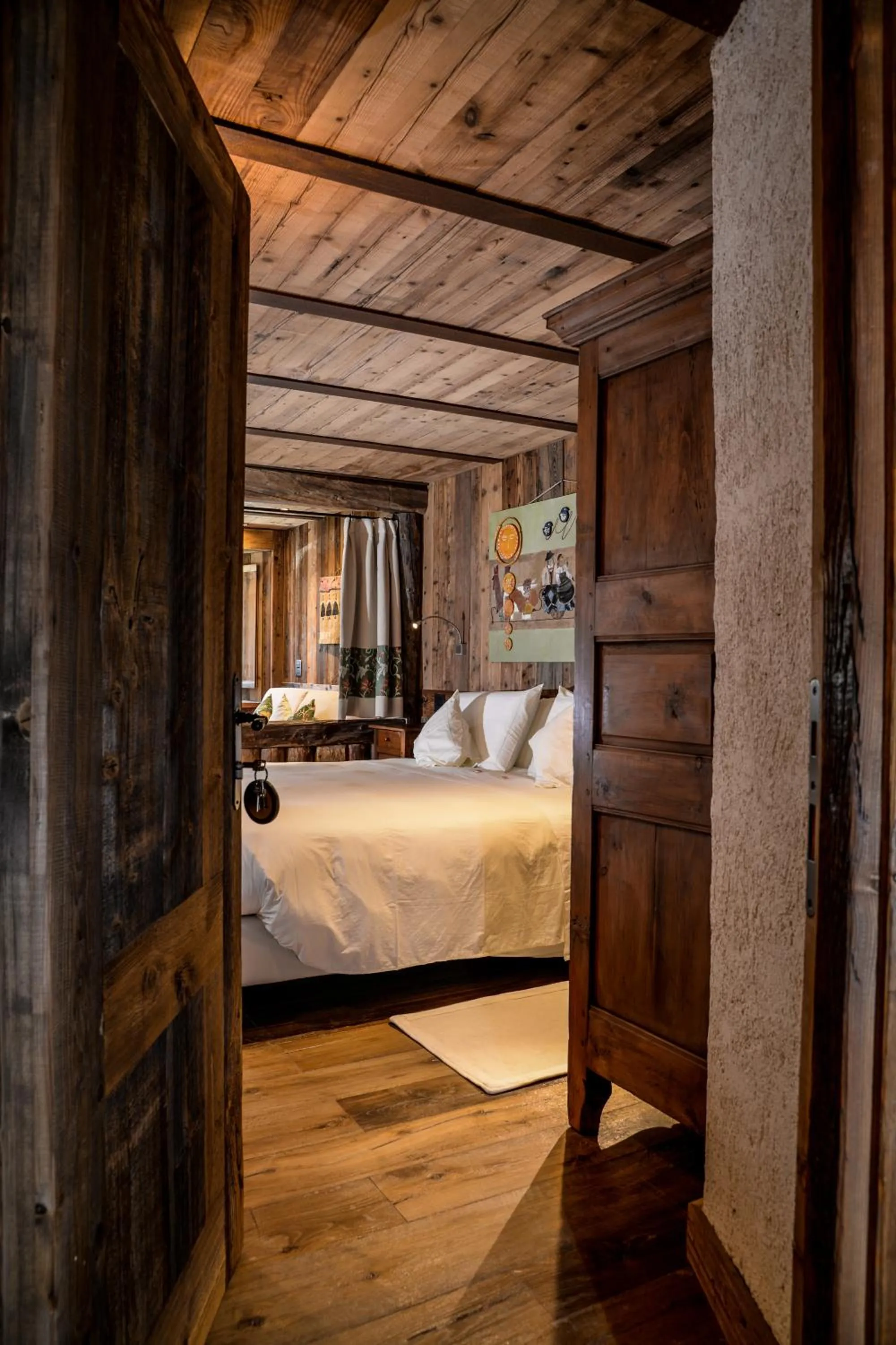 Photo of the whole room, Bed in Hotel Du Grand Paradis - 1899 Auberge Boutique