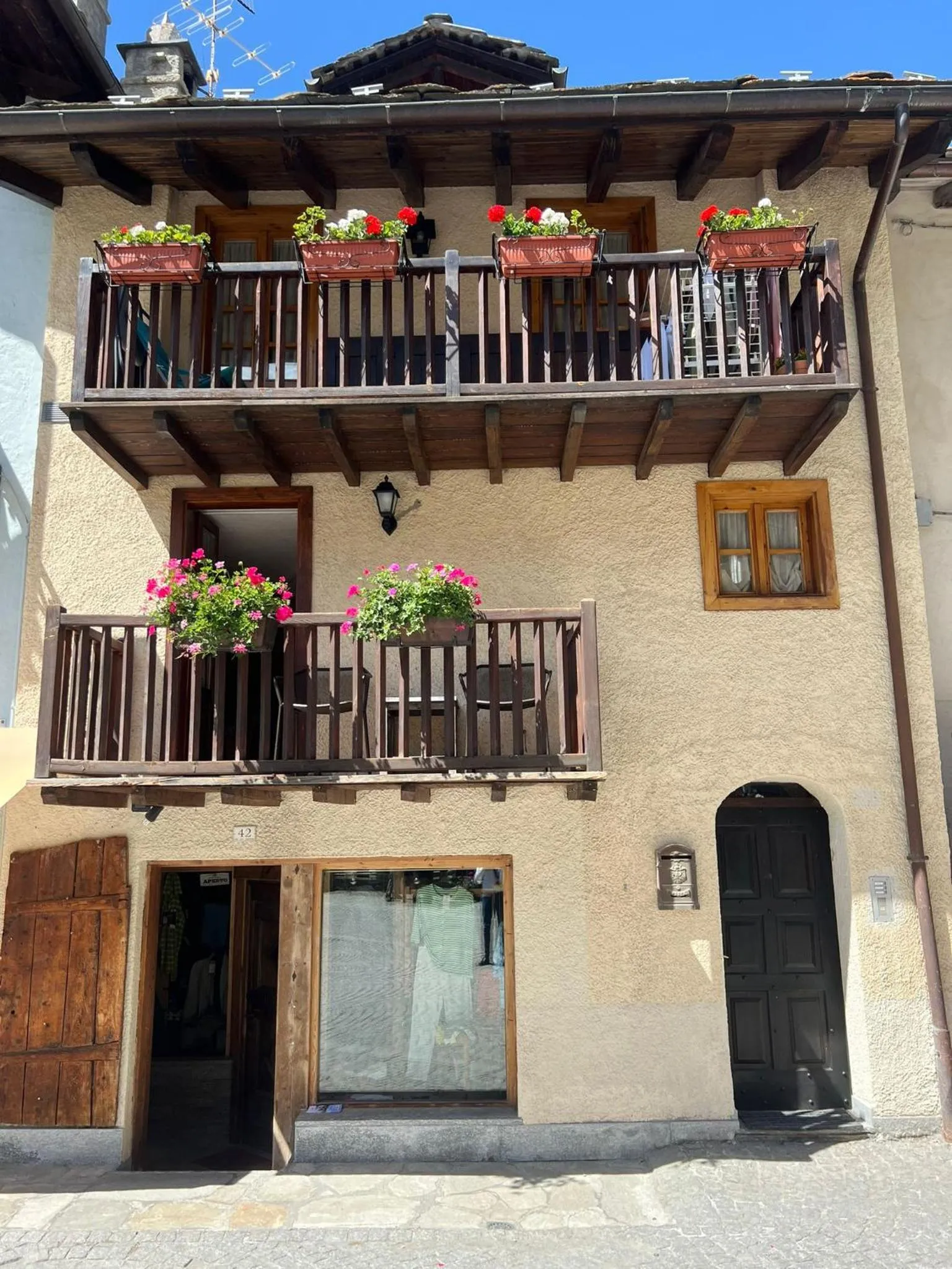 Facade/entrance in Hotel Du Grand Paradis - 1899 Auberge Boutique