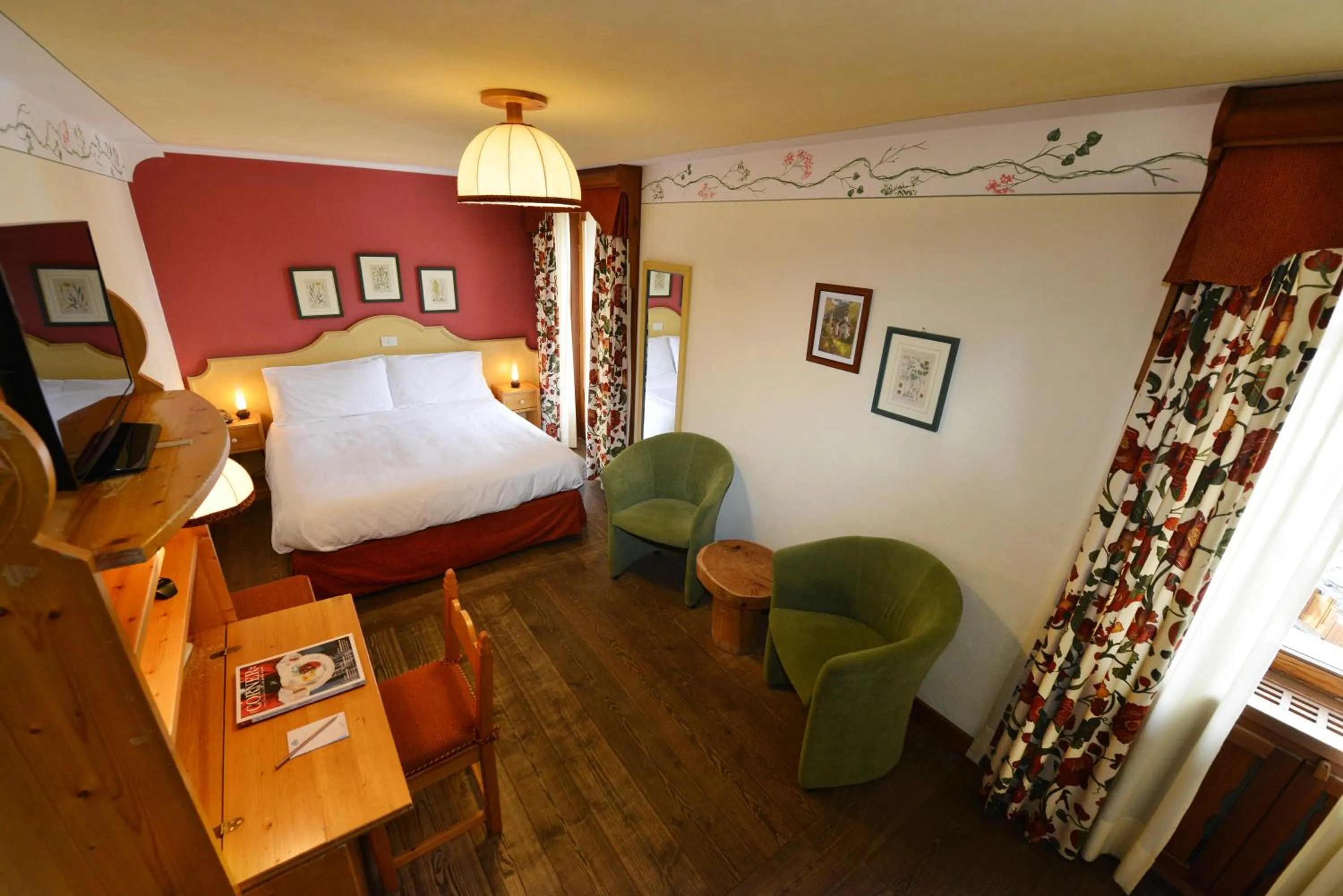 Bed in Hotel Du Grand Paradis - 1899 Auberge Boutique