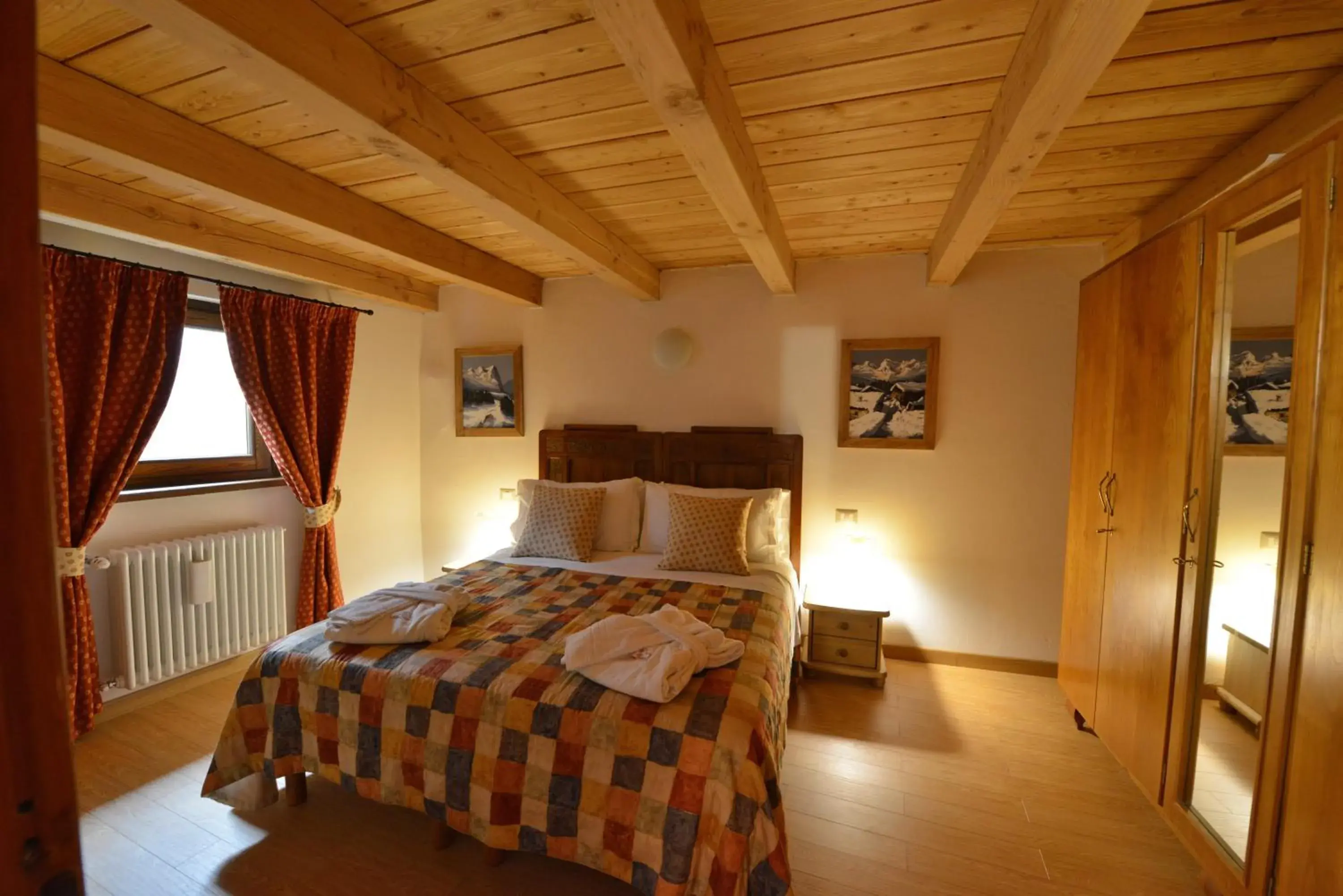 Two-Bedroom Apartment - Annex in Hotel Du Grand Paradis - 1899 Auberge Boutique Two-Bedroom Apartment - Annex in Hotel Du Grand Paradis - 1899 Auberge Boutique