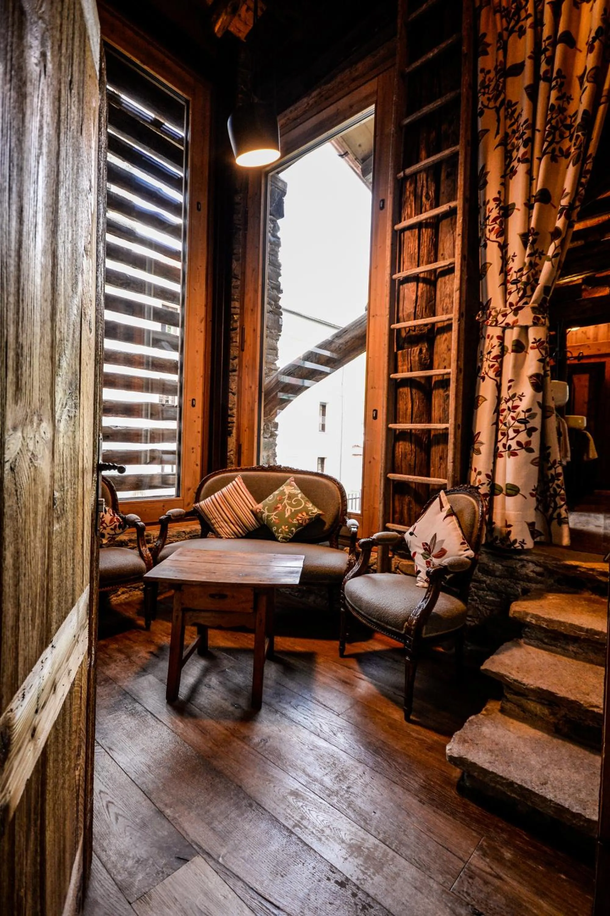 Living room in Hotel Du Grand Paradis - 1899 Auberge Boutique