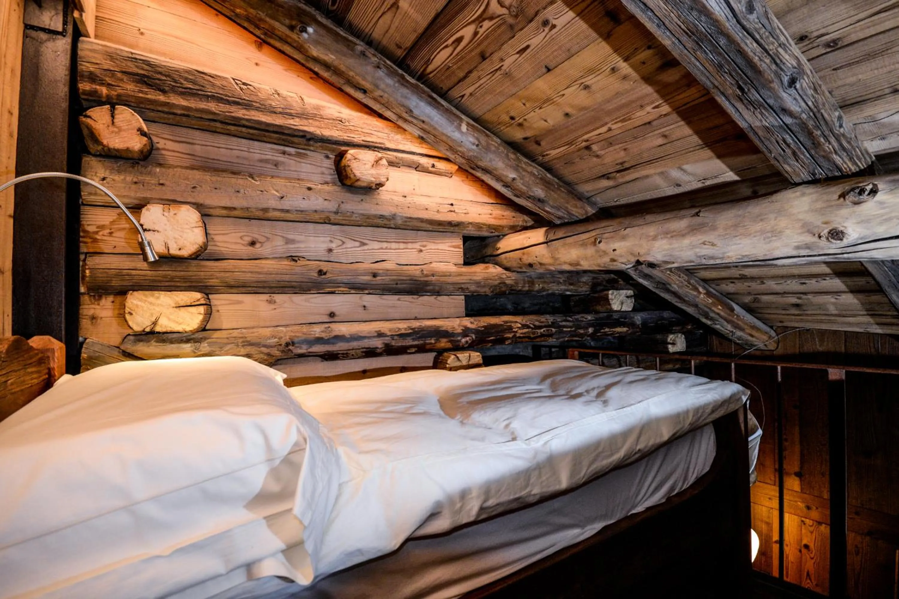 Photo of the whole room, Bed in Hotel Du Grand Paradis - 1899 Auberge Boutique