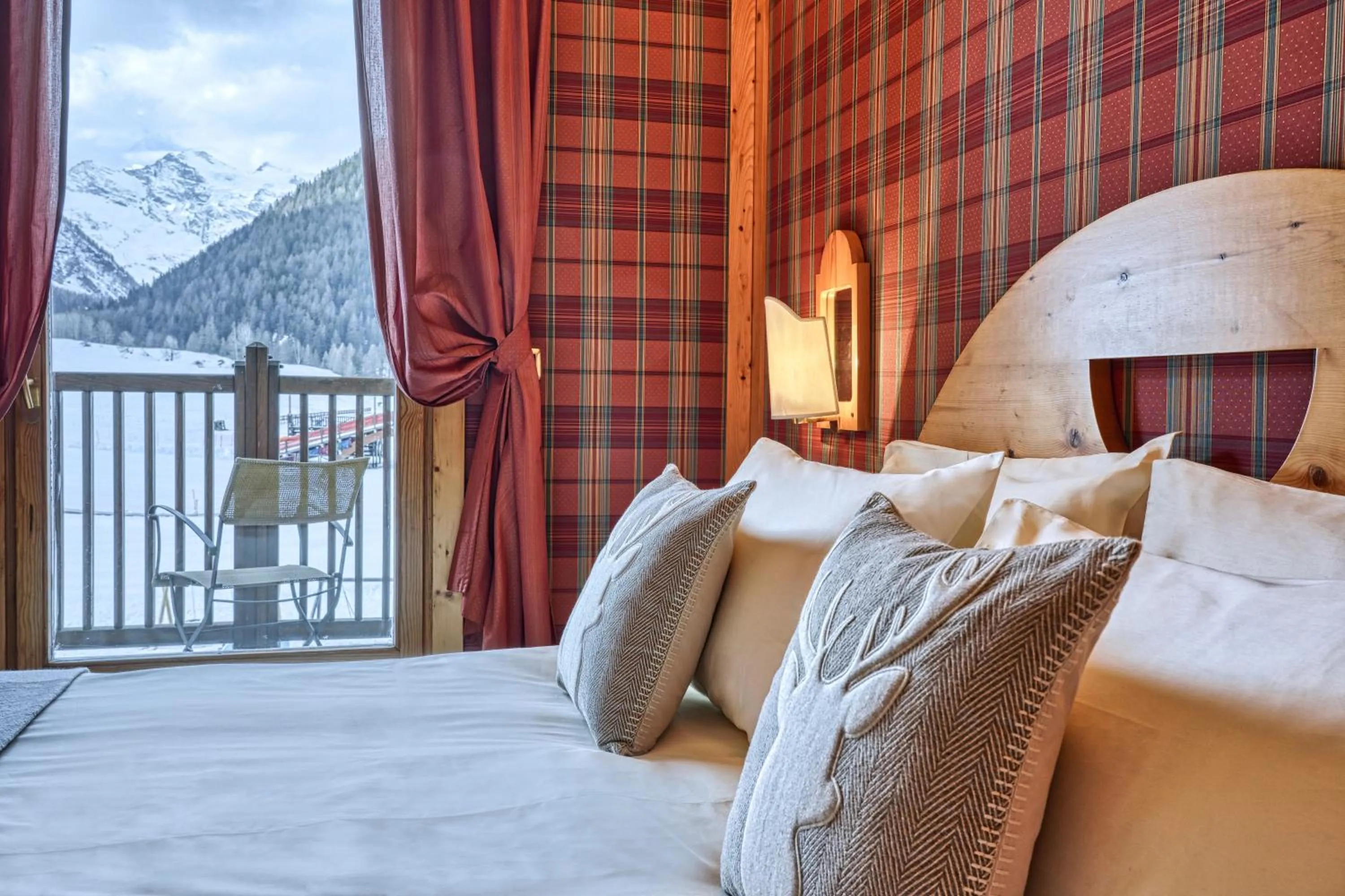 Bed in Hotel Sant'Orso - Mountain Lodge & Spa