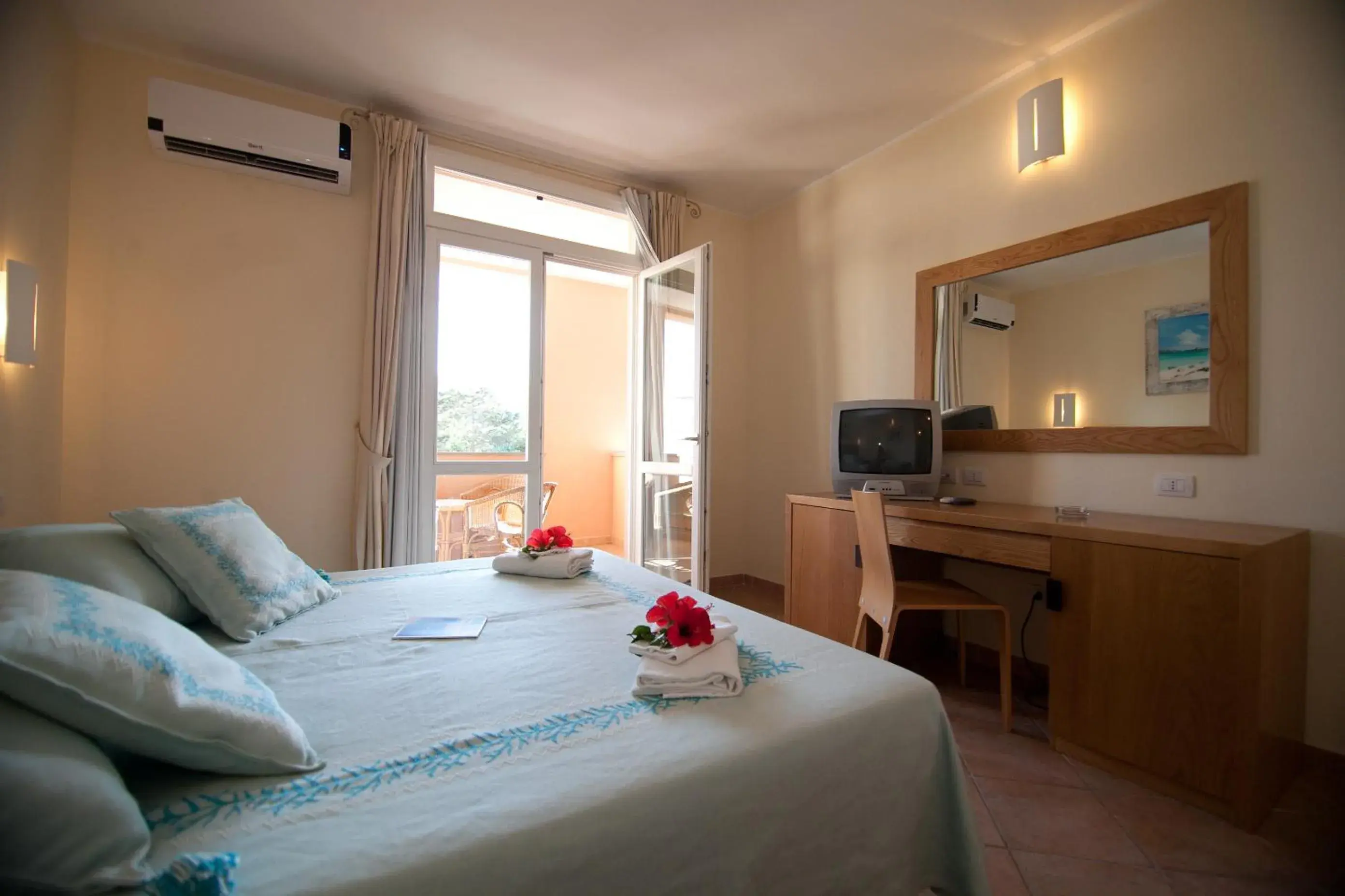 Photo of the whole room, Bed in Club Esse Roccaruja Photo of the whole room, Bed in Club Esse Roccaruja