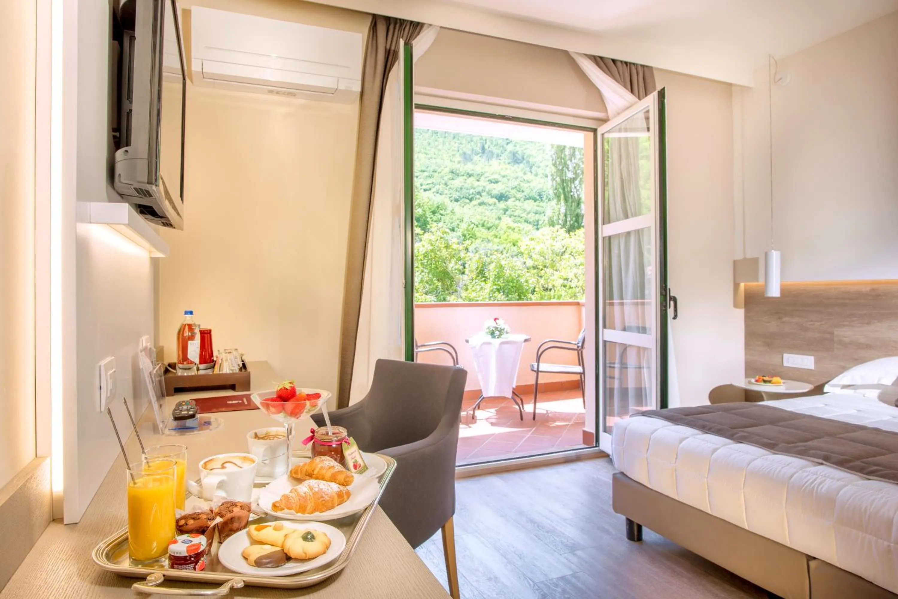 View (from property/room), Bed in Guesia Village Hotel e Spa