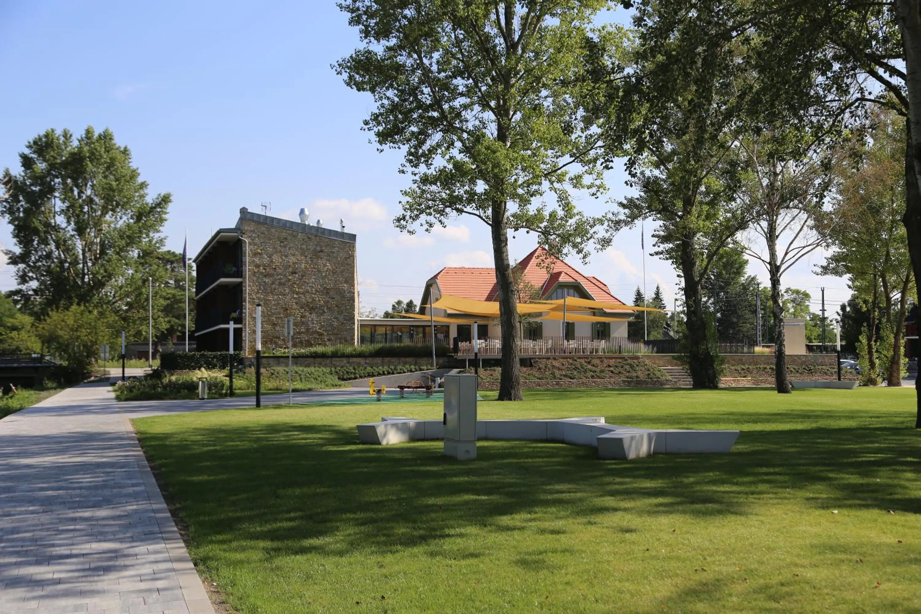 Fenyves Yacht Club Superior