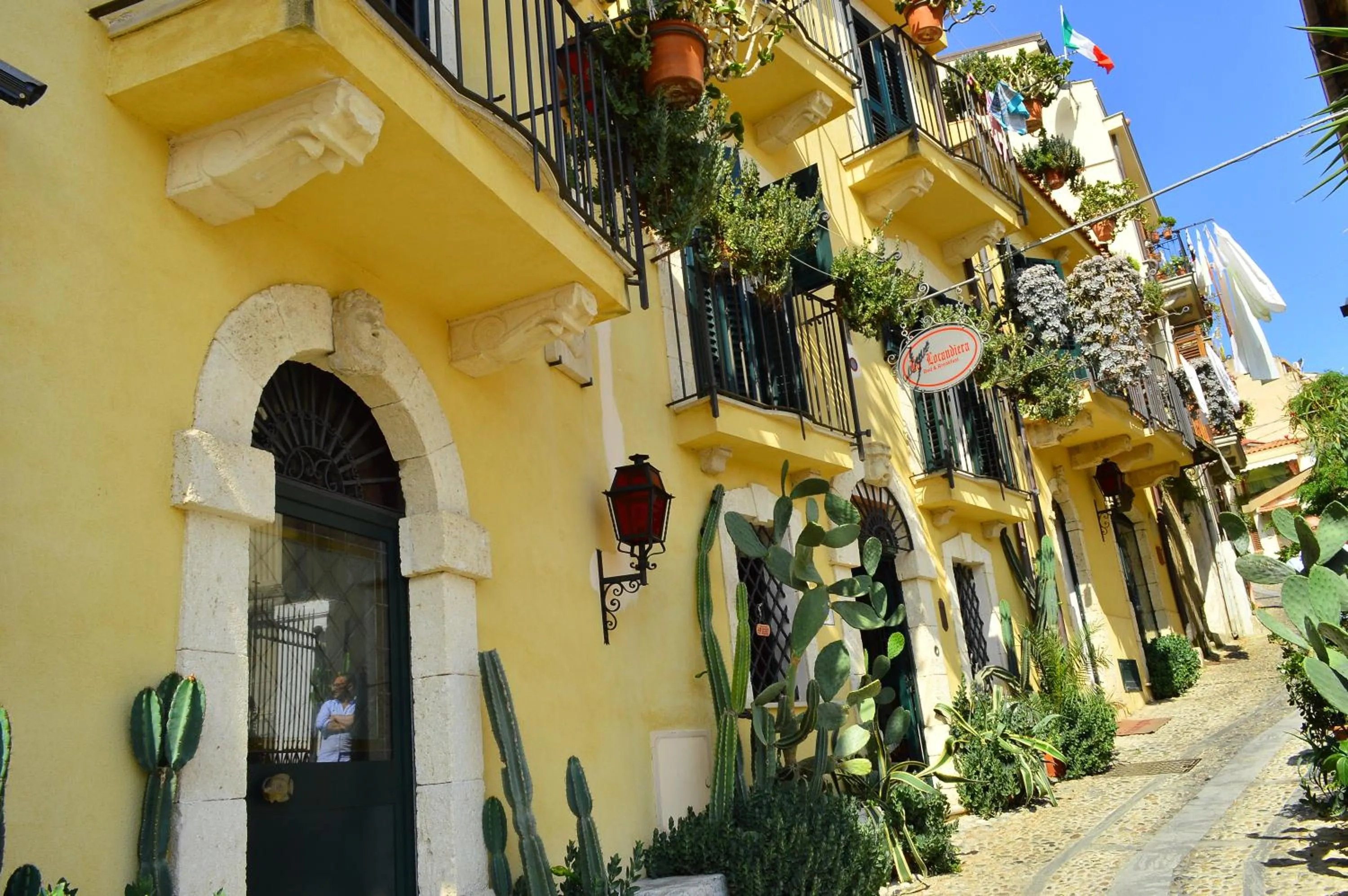 Facade/entrance in La Locandiera affittacamere