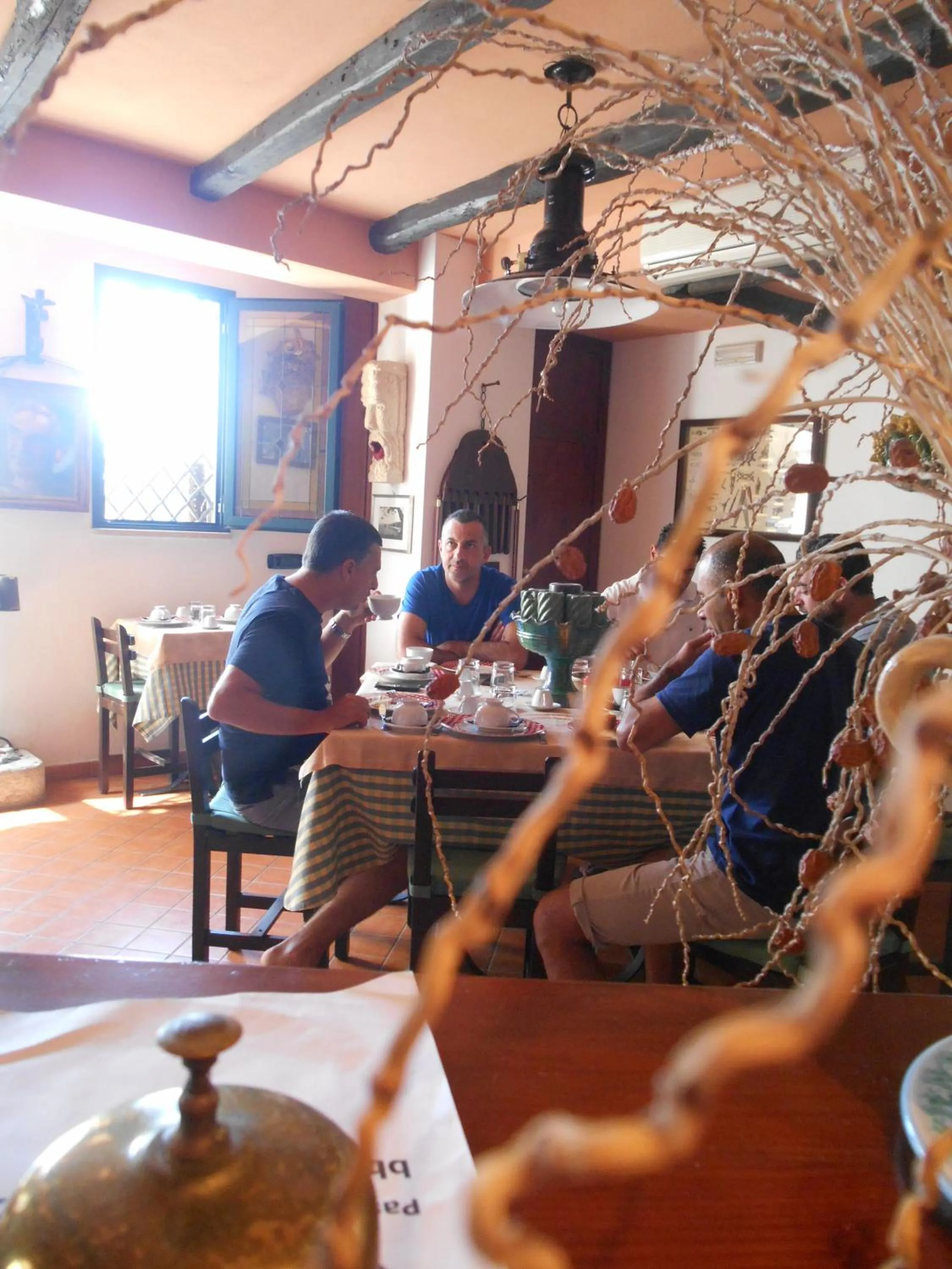 group of guests in La Locandiera affittacamere