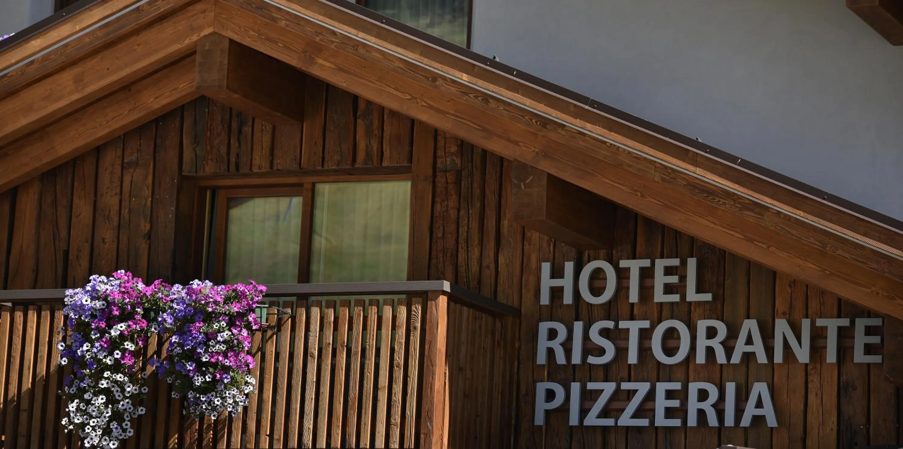 Property logo or sign in Hotel Galli's - Centro