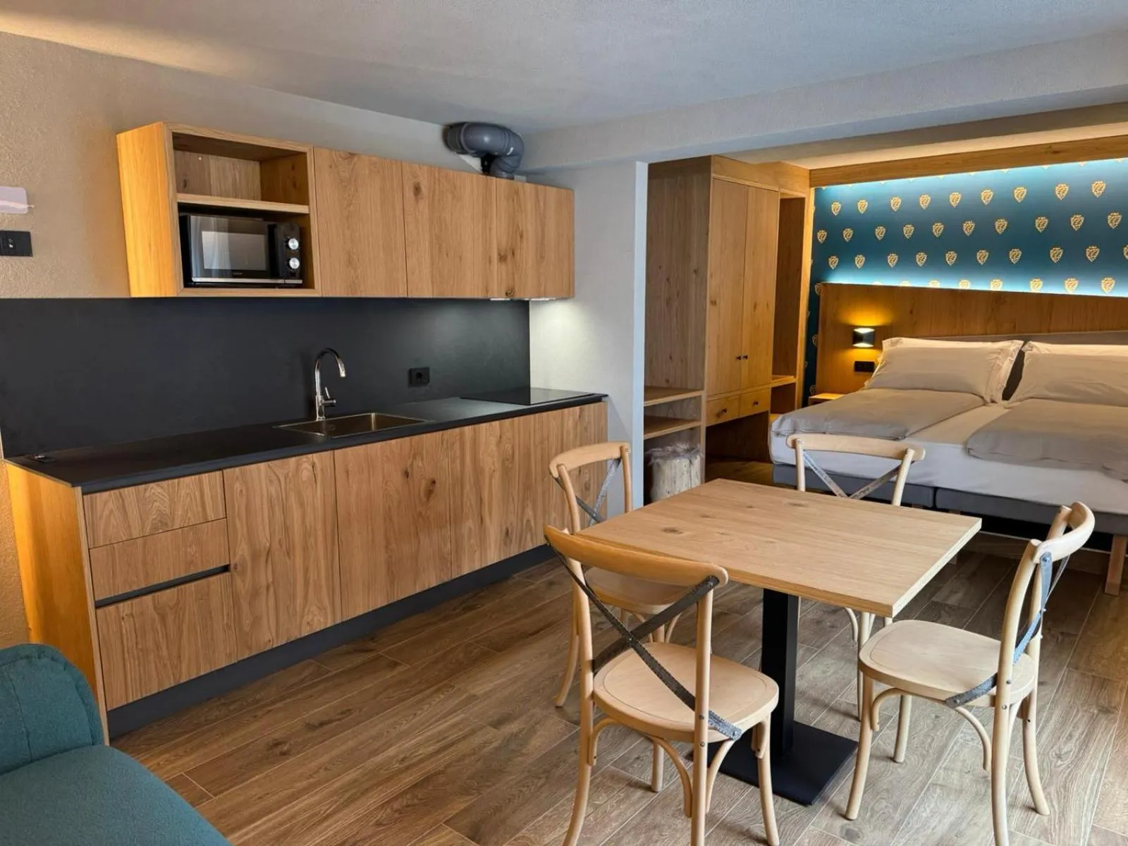 Kitchen or kitchenette, Bed in Hotel Galli's - Centro