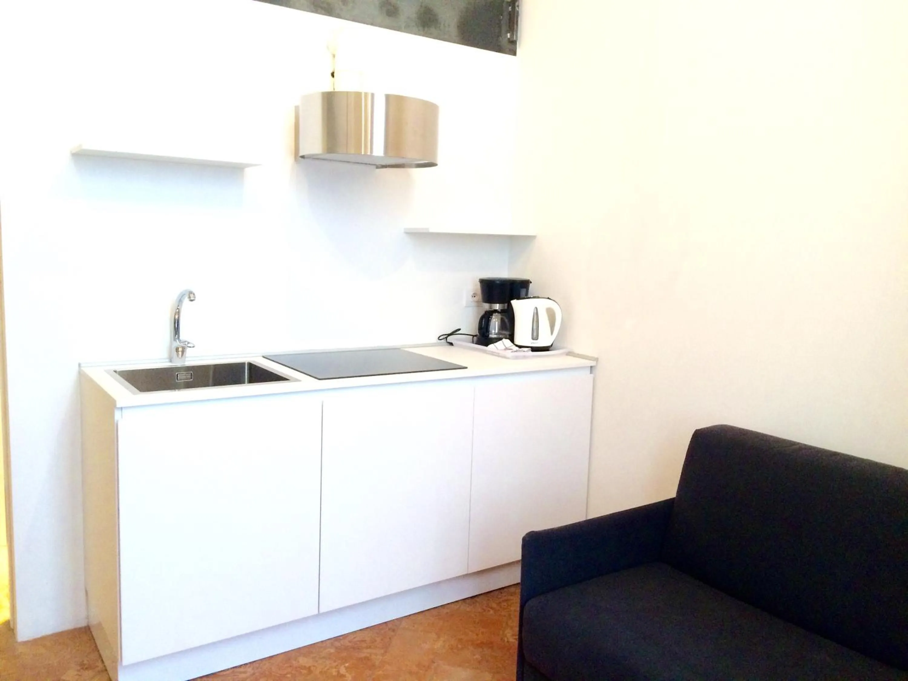 Kitchen or kitchenette in VILLA VINICIA, pool, jacuzzi, airco