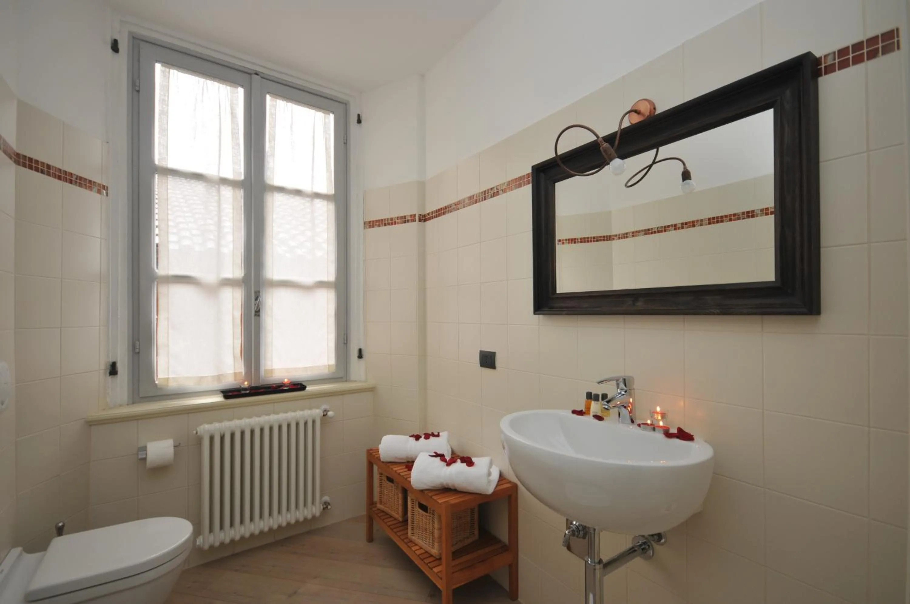 Bathroom in VILLA VINICIA, pool, jacuzzi, airco