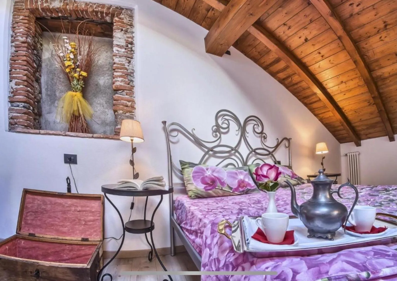 Bed in VILLA VINICIA, pool, jacuzzi, airco