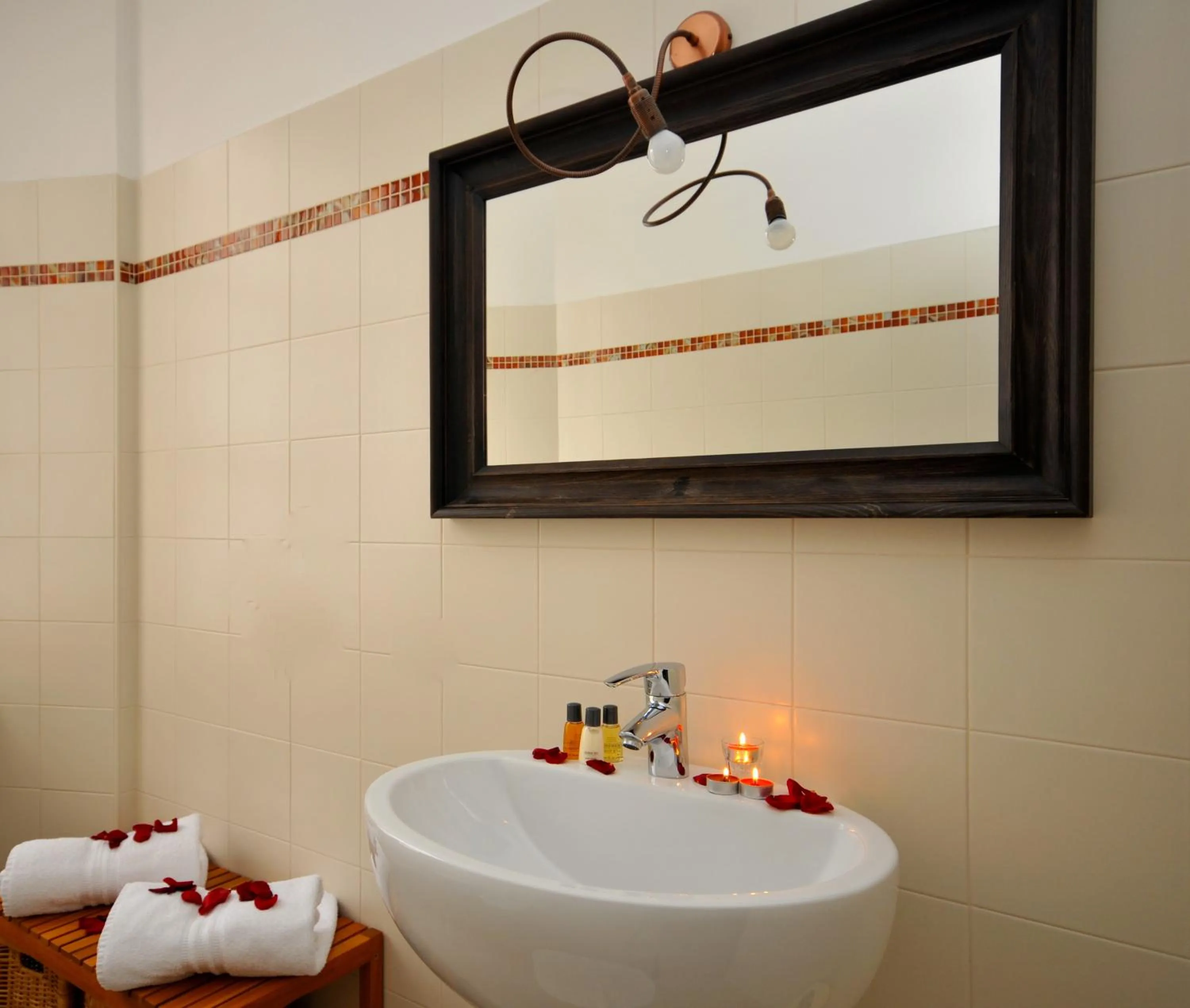 Bathroom in VILLA VINICIA, pool, jacuzzi, airco