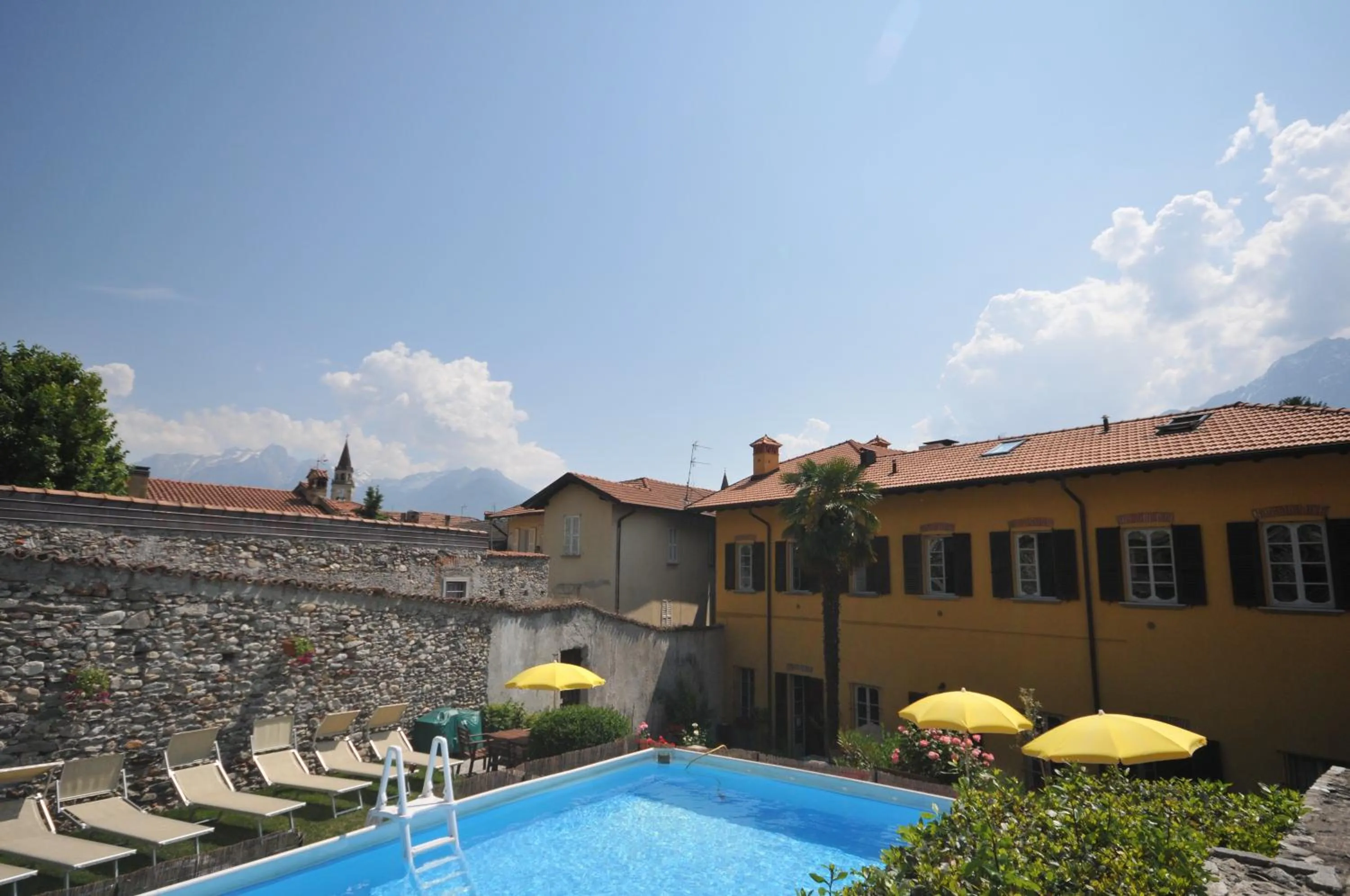 Property building in VILLA VINICIA, pool, jacuzzi, airco