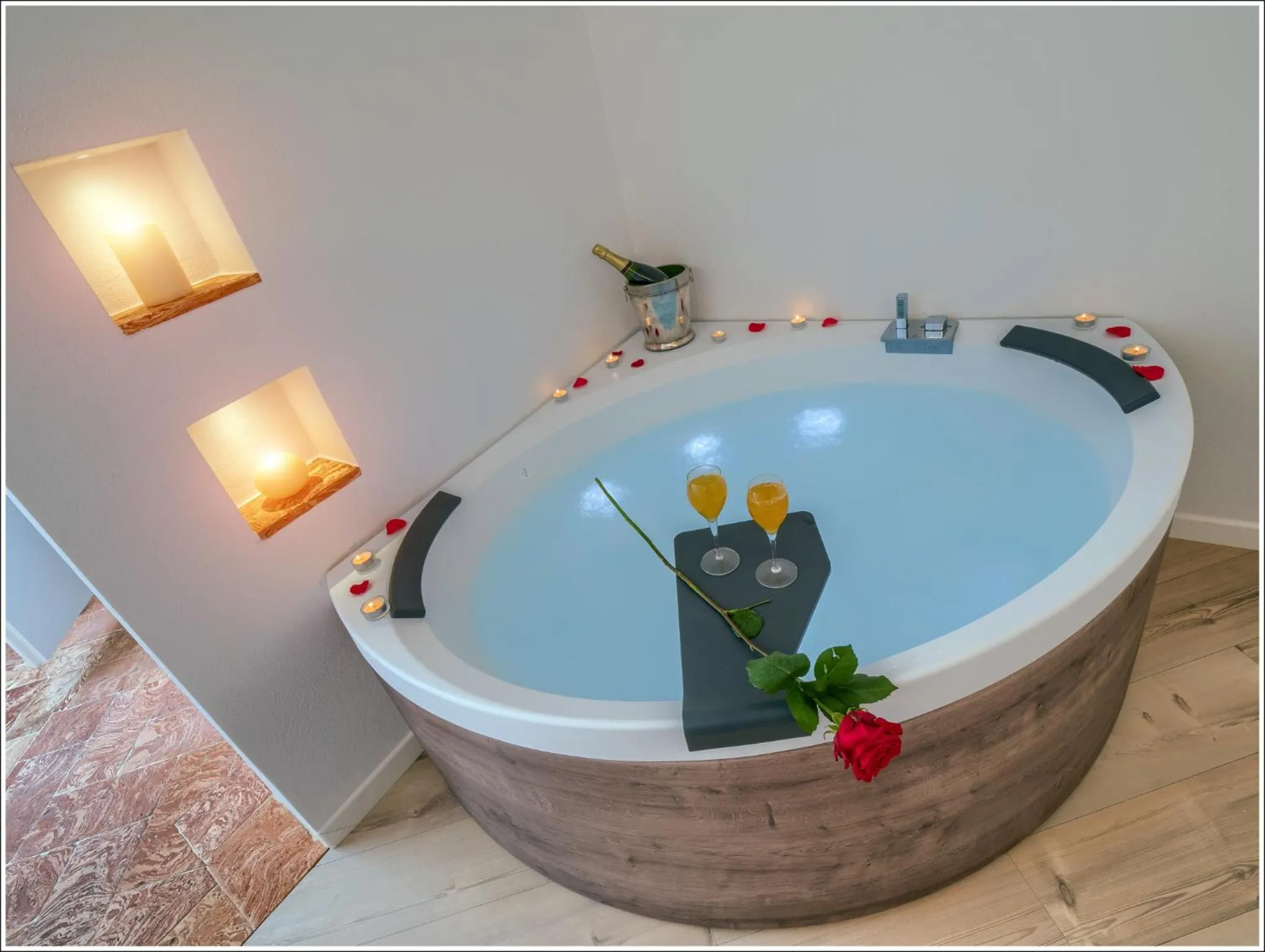 Hot Tub in VILLA VINICIA, pool, jacuzzi, airco