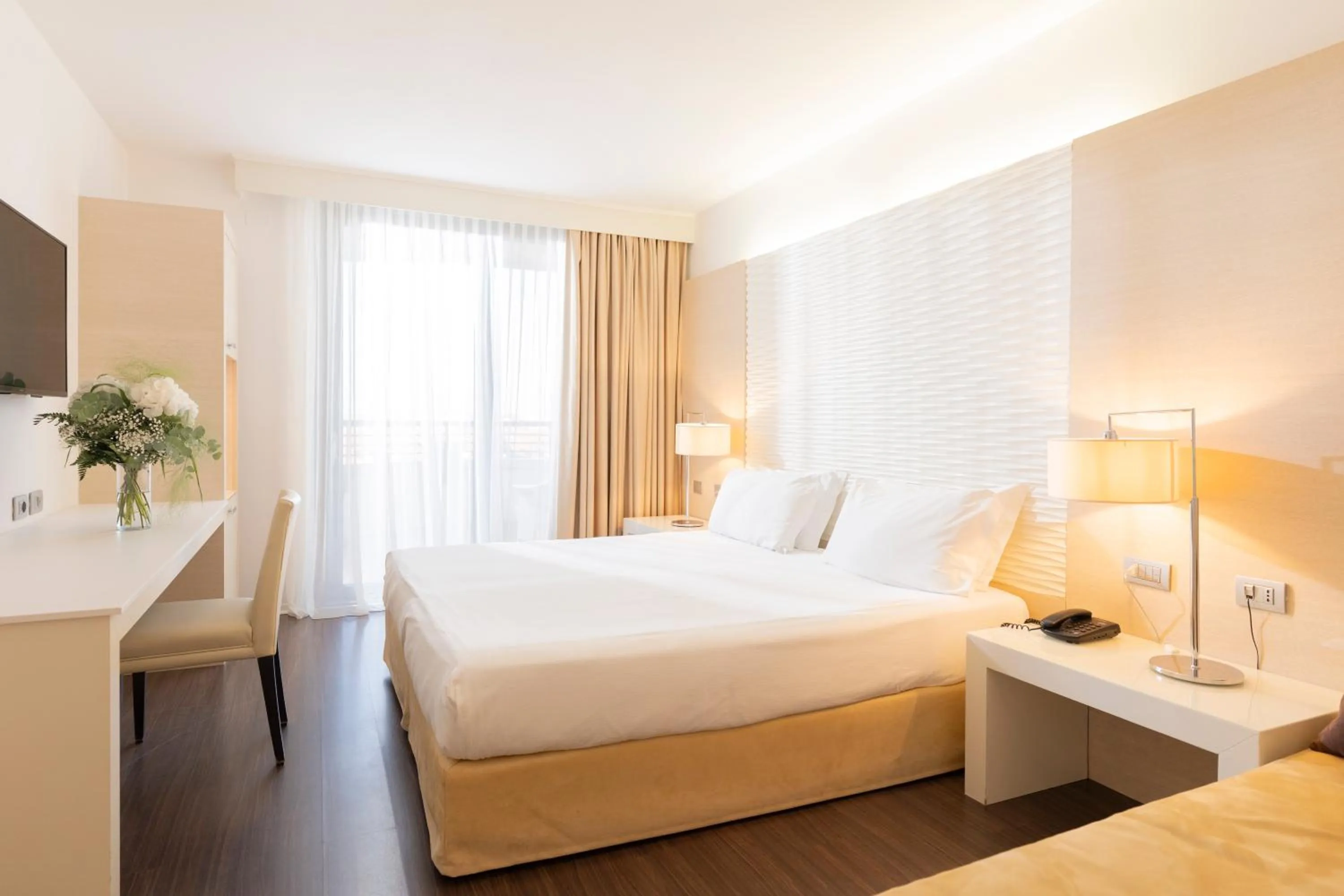 Bedroom, Bed in Laguna Palace Hotel Grado