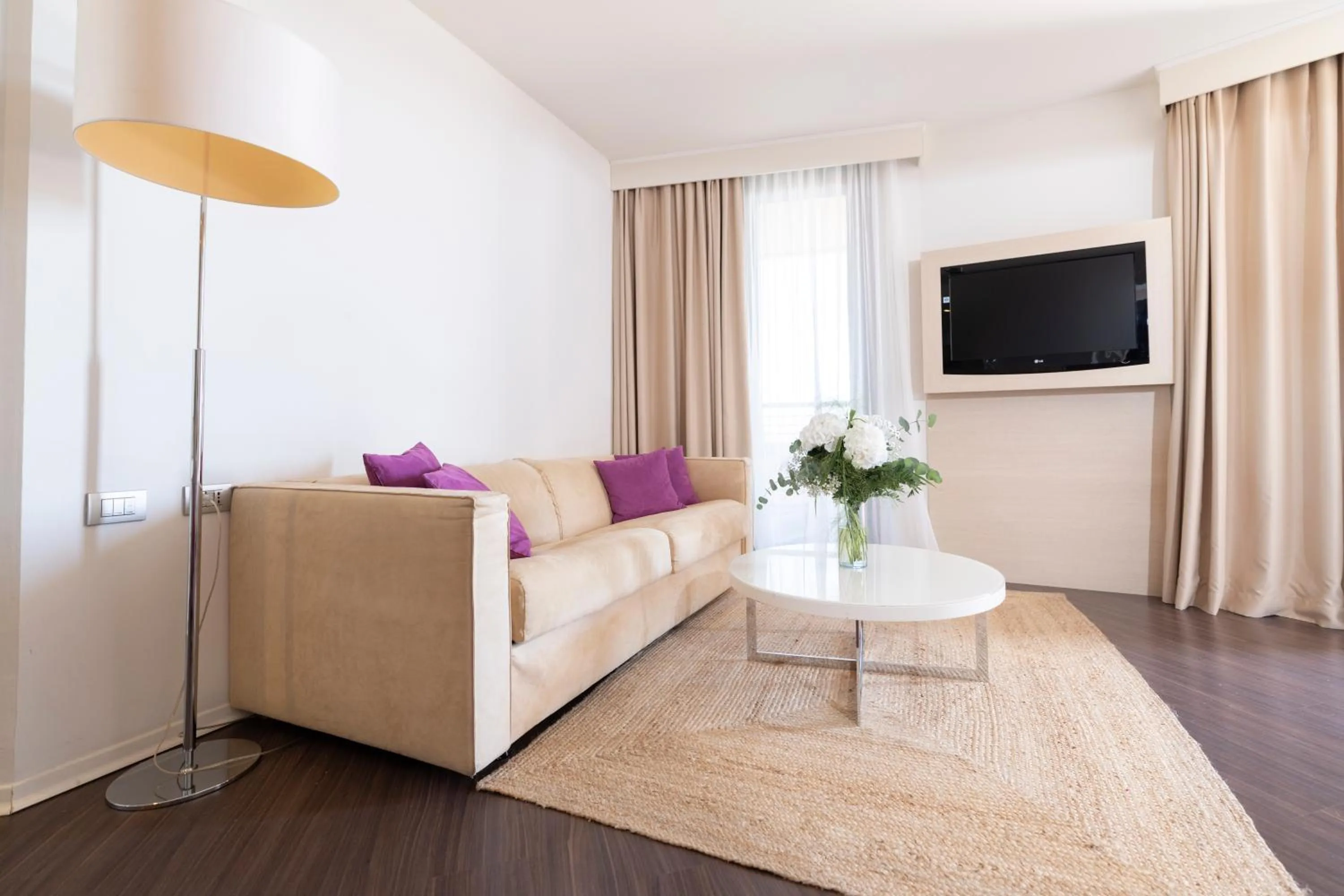 TV and multimedia in Laguna Palace Hotel Grado