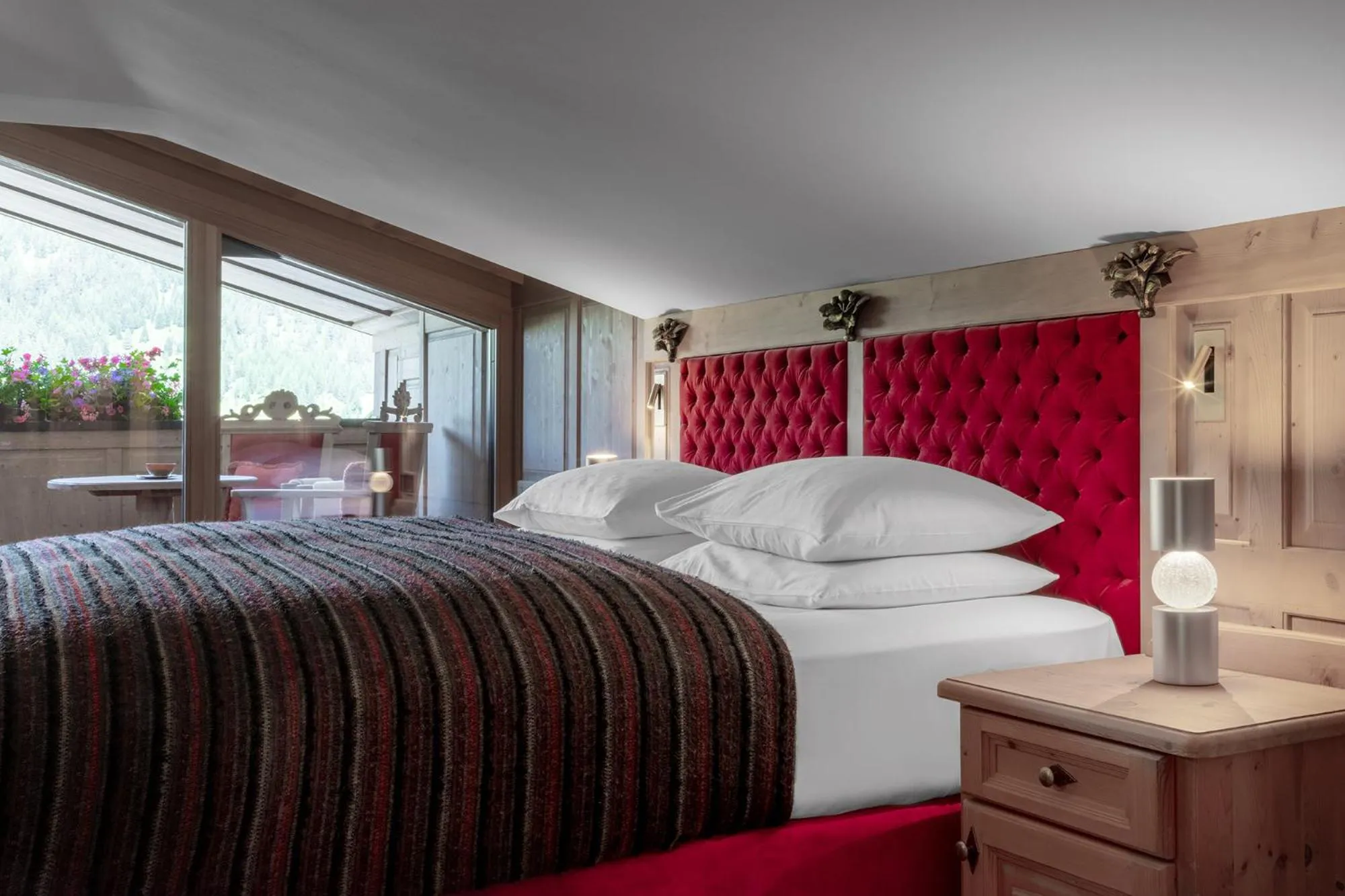 Bed in Hotel La Perla: The Leading Hotels of the World
