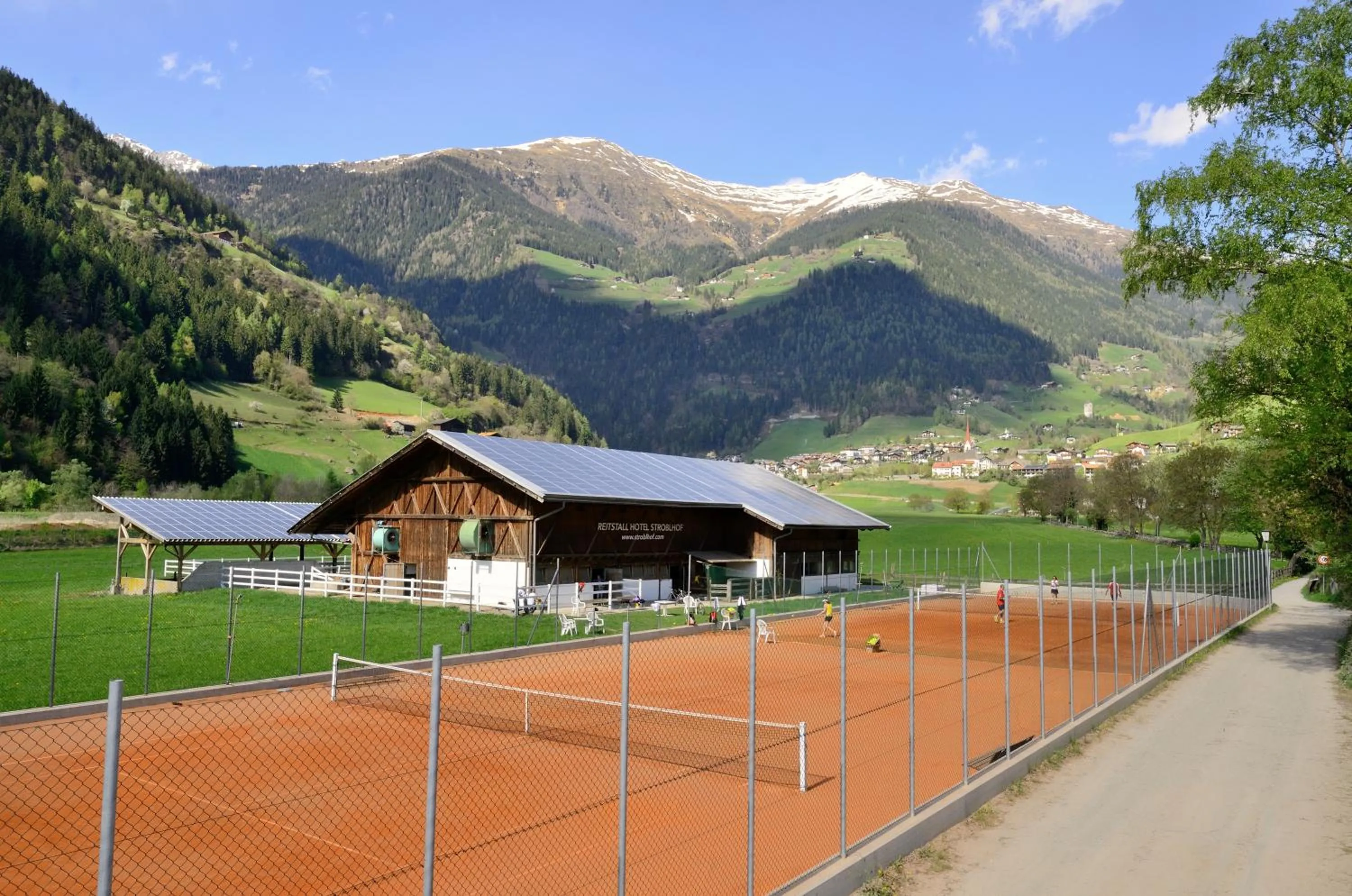 Tennis court in Stroblhof Active Family Spa Resort