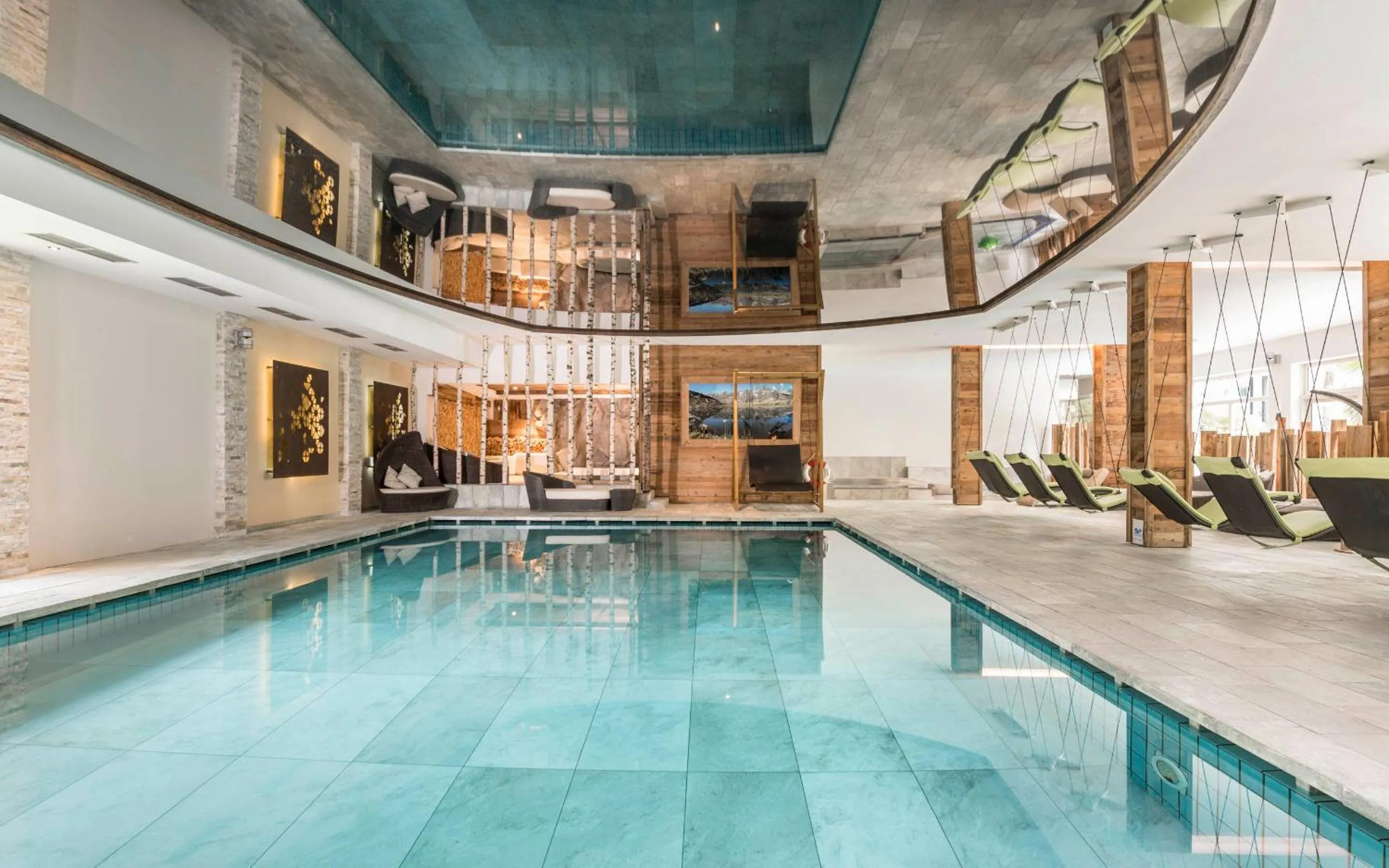 Swimming pool in Stroblhof Active Family Spa Resort