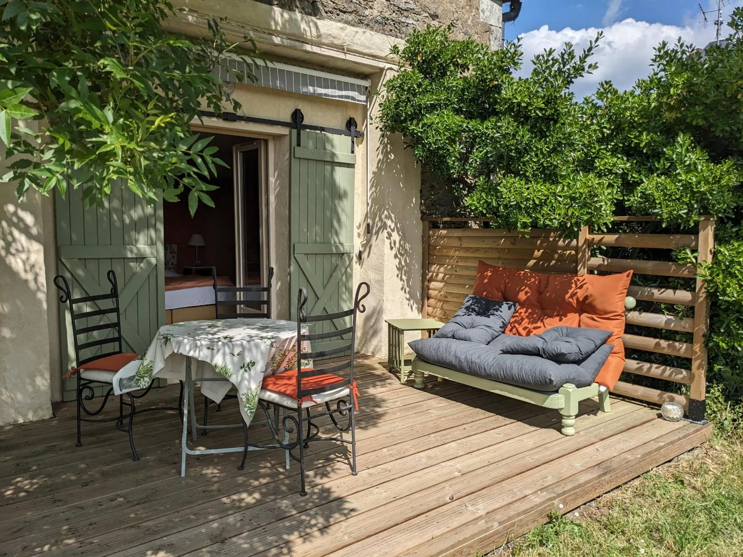 Patio in Loge & Broc