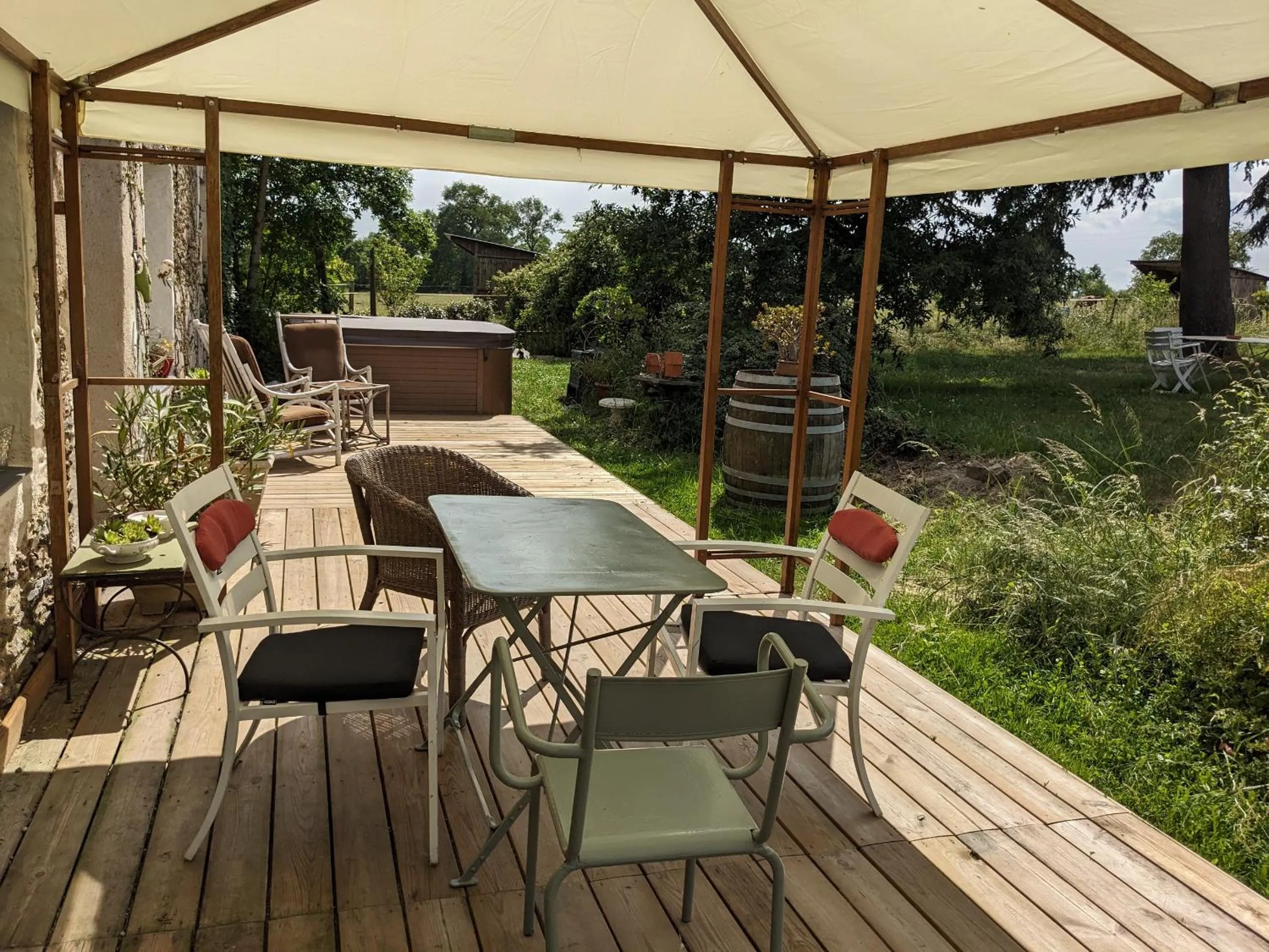 Patio in Loge & Broc