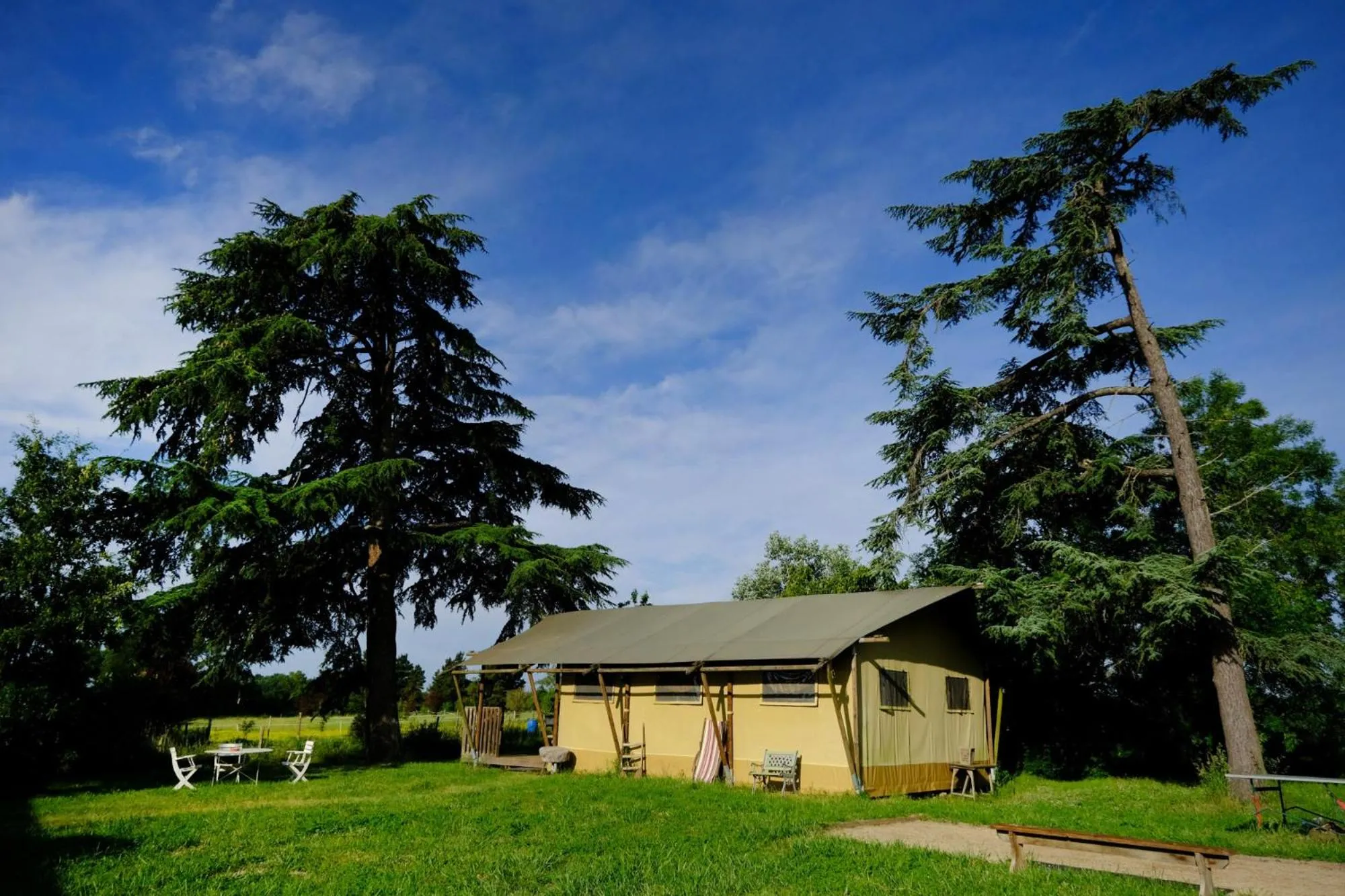 Garden view in Loge & Broc