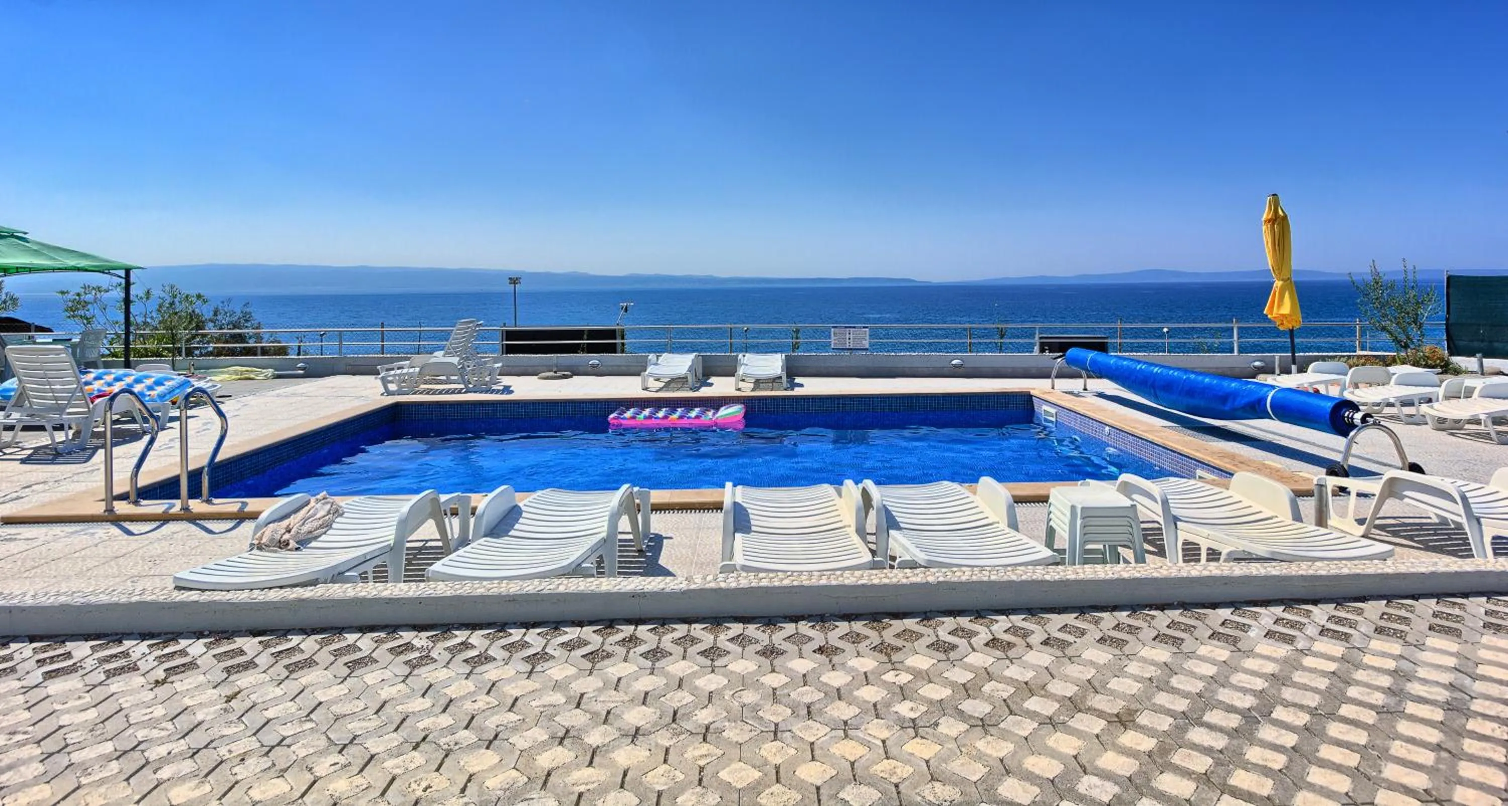 Swimming pool in Seaside Apartments, Znjan Beach