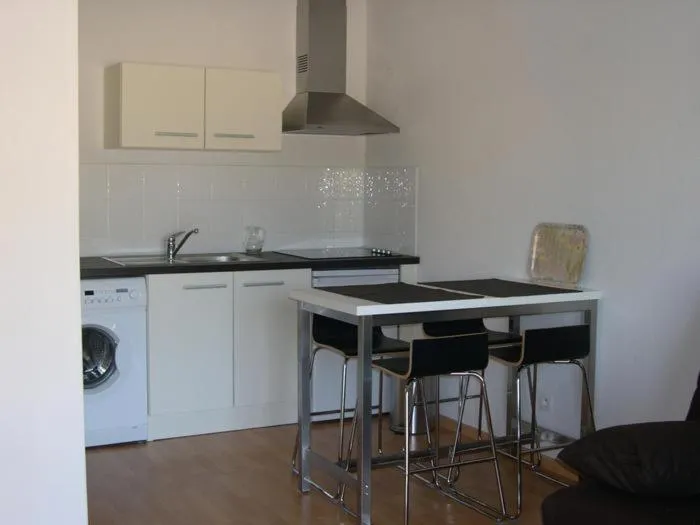 Kitchen or kitchenette in F2 Le Lavezzi