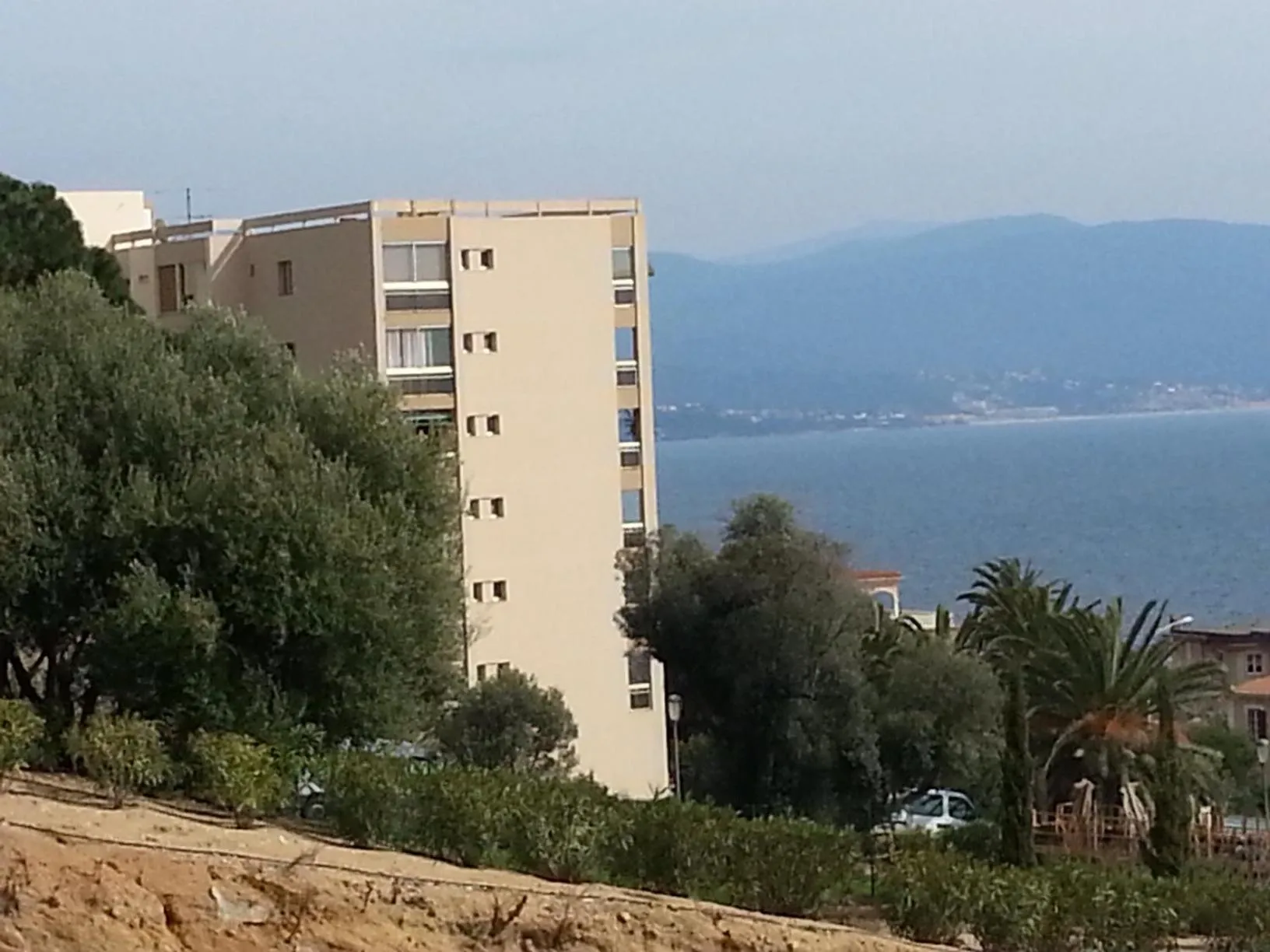 Sea view in F2 Le Lavezzi