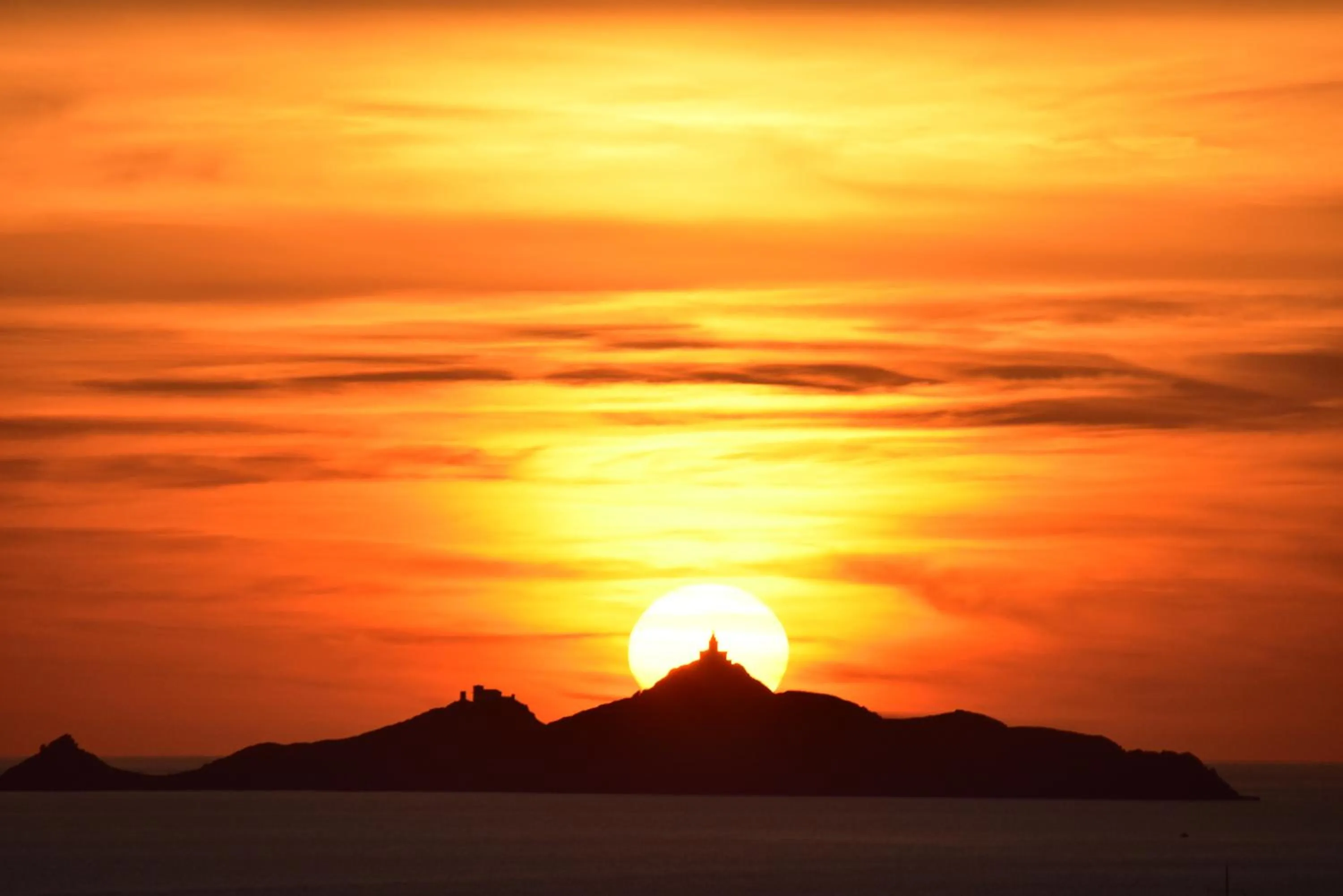 Sunset in F2 Le Lavezzi