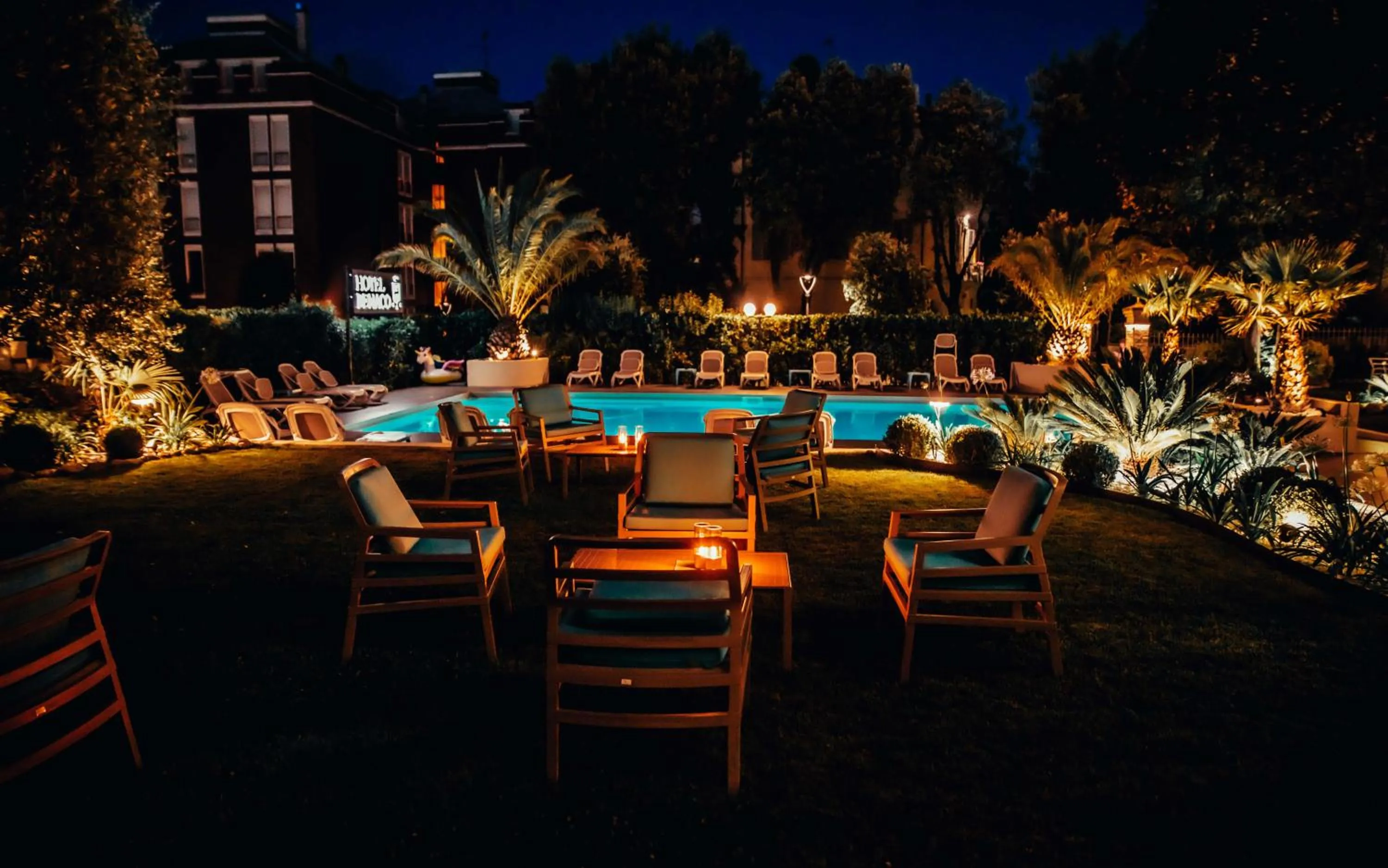 Patio in Hotel Benaco