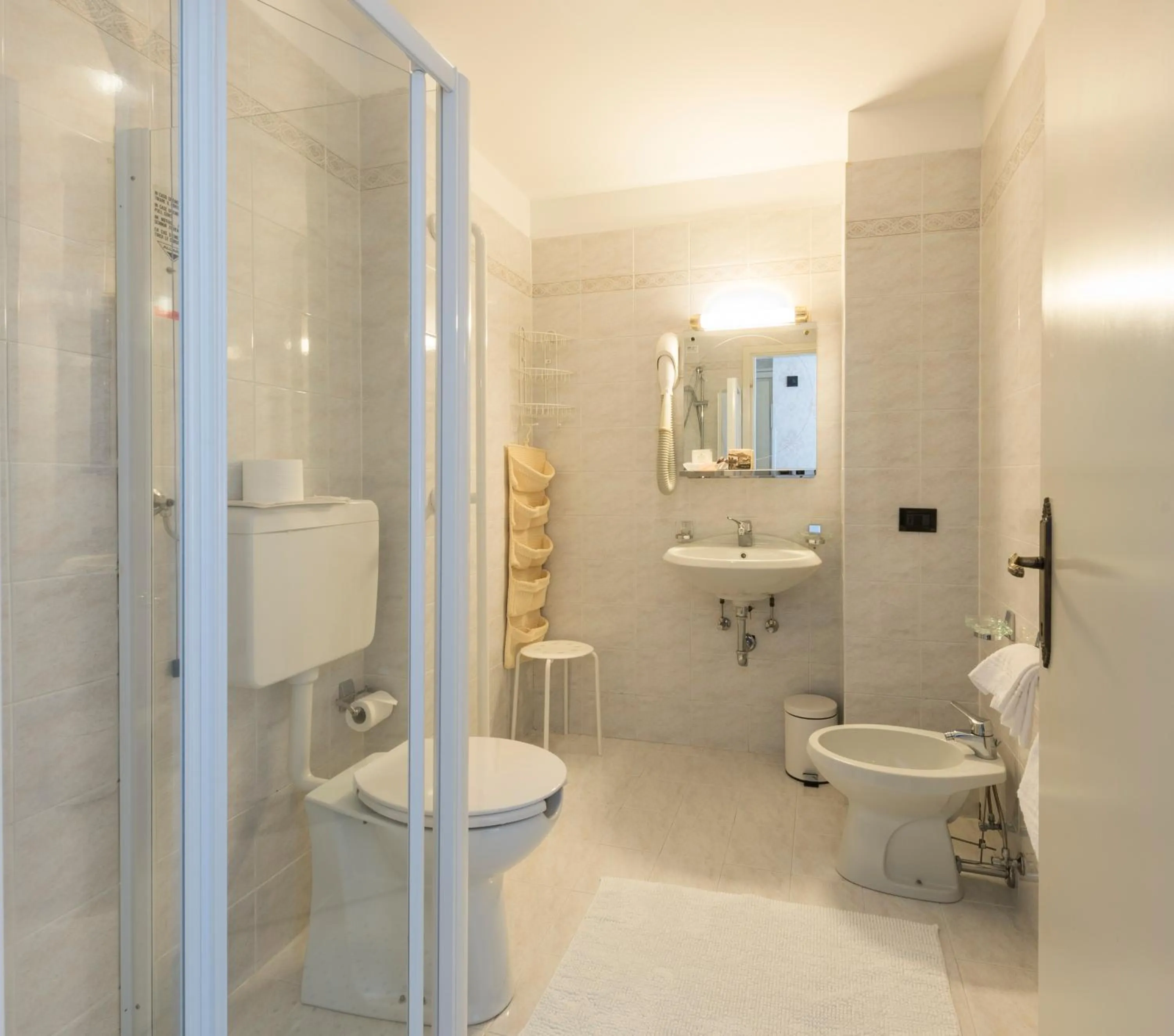 Bathroom in Hotel Miralago