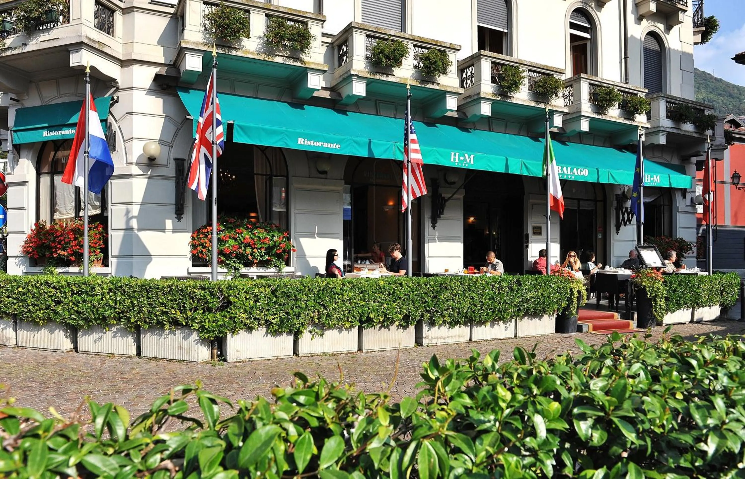 Facade/entrance in Hotel Miralago