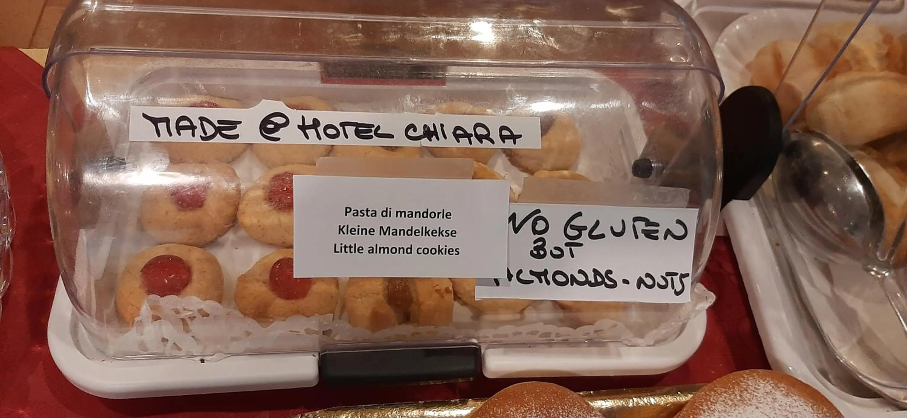 Breakfast in Hotel Chiara