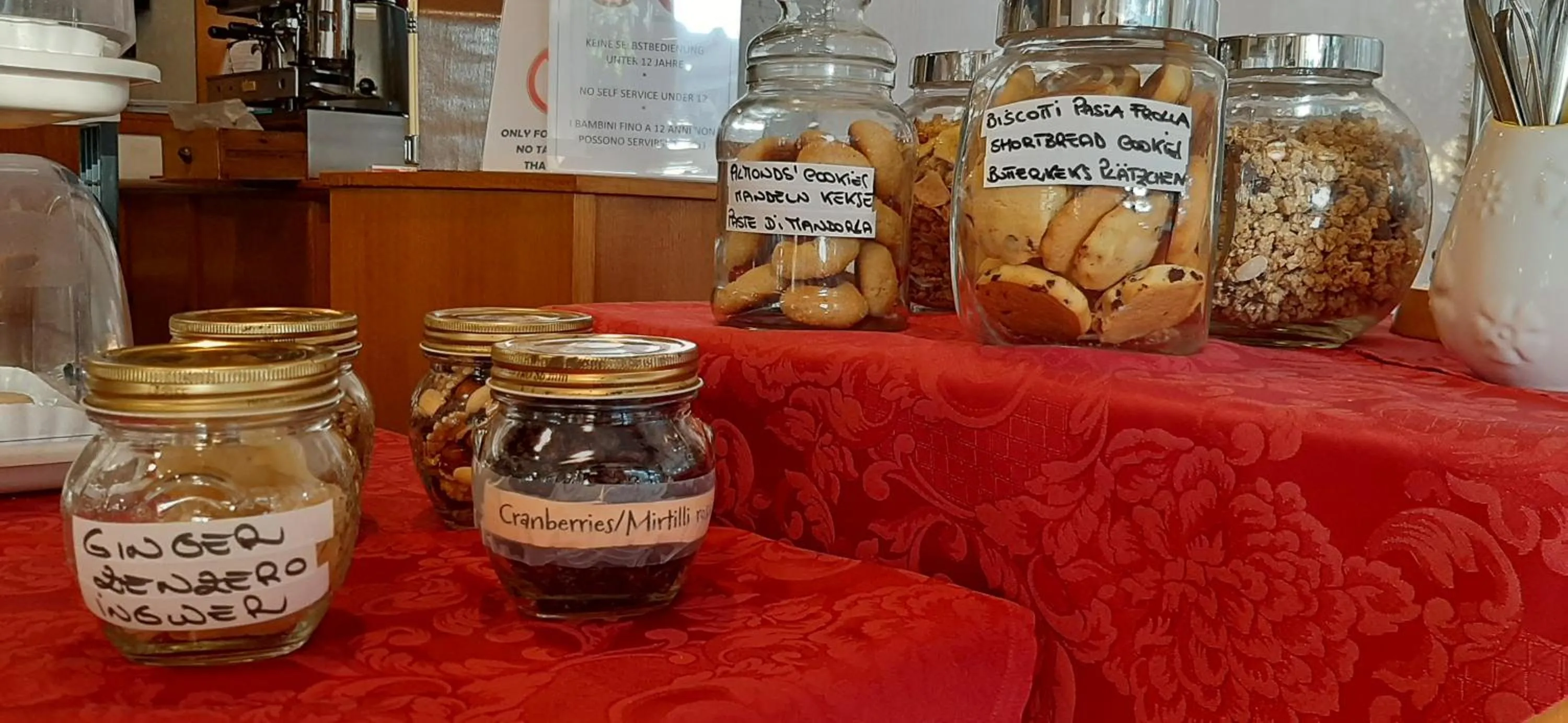 Breakfast in Hotel Chiara