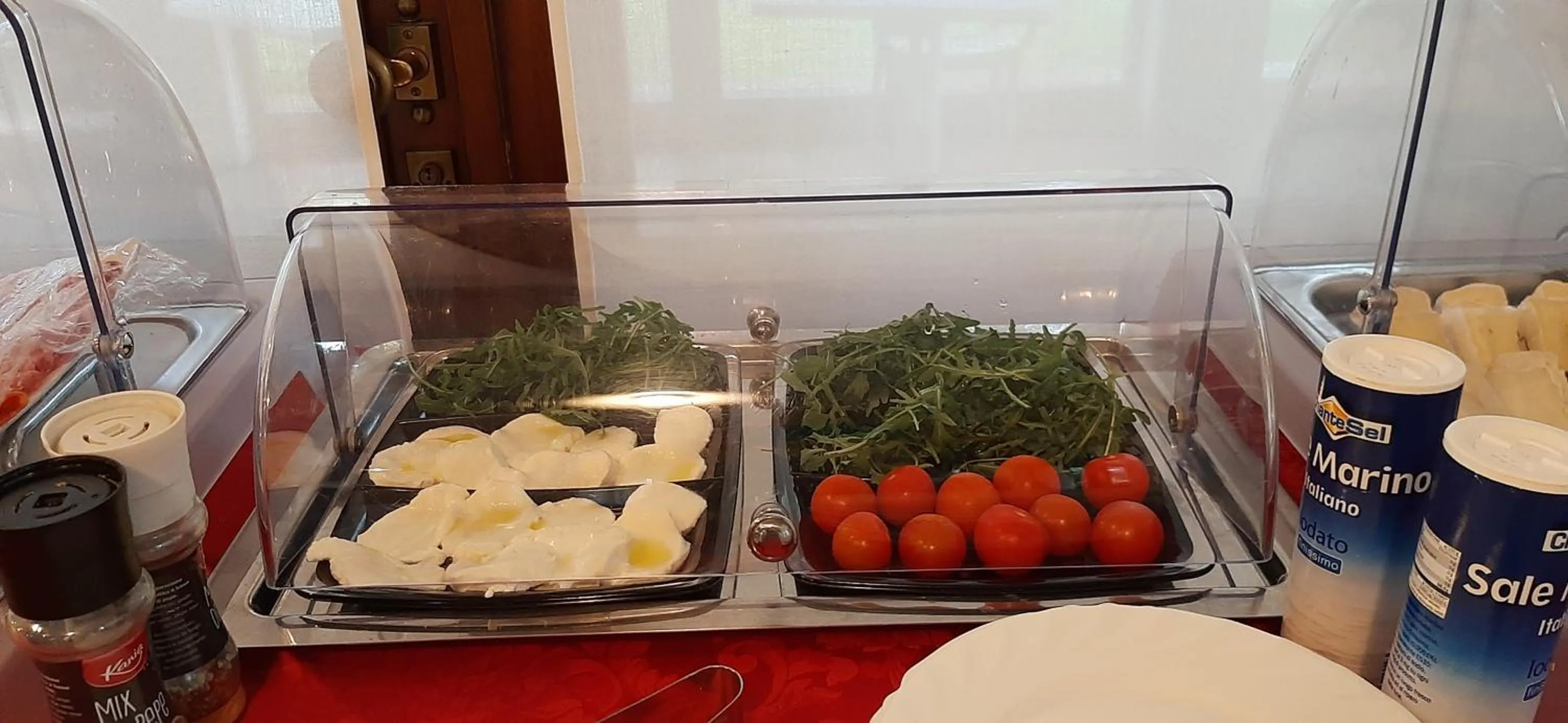 Buffet breakfast in Hotel Chiara