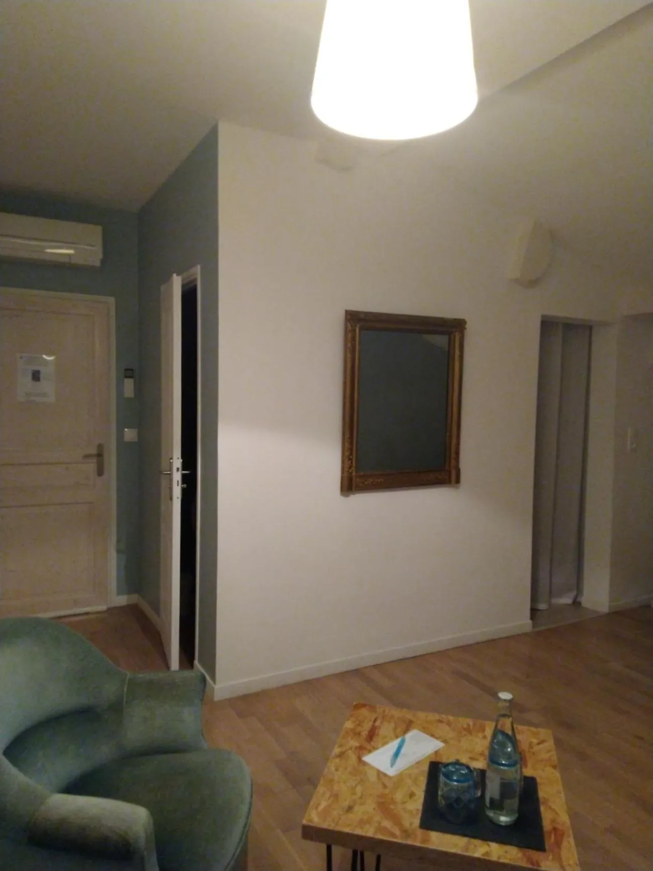 Bedroom in Le Clos du Théron, chambre d'hôte