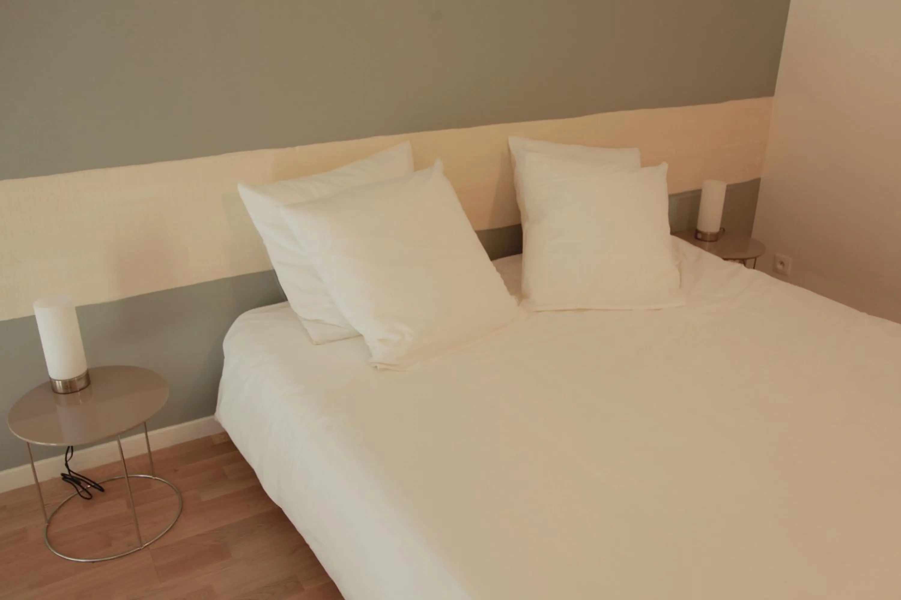 Bed in Le Clos du Théron, chambre d'hôte