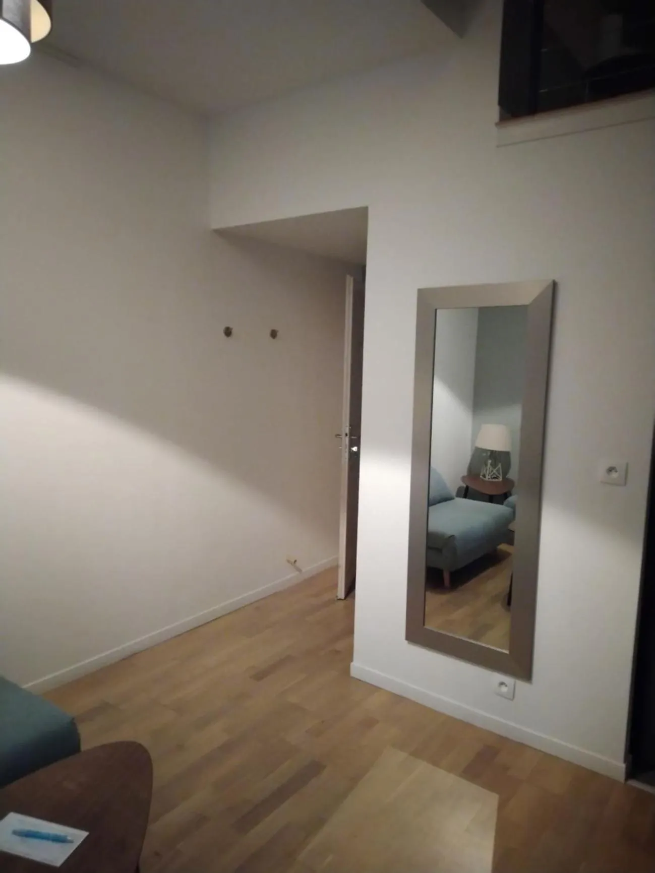 Living room, Bed in Le Clos du Théron, chambre d'hôte