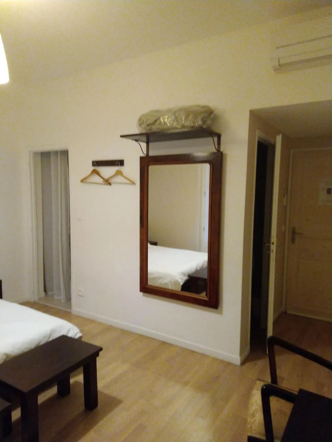 Bedroom, Bed in Le Clos du Théron, chambre d'hôte