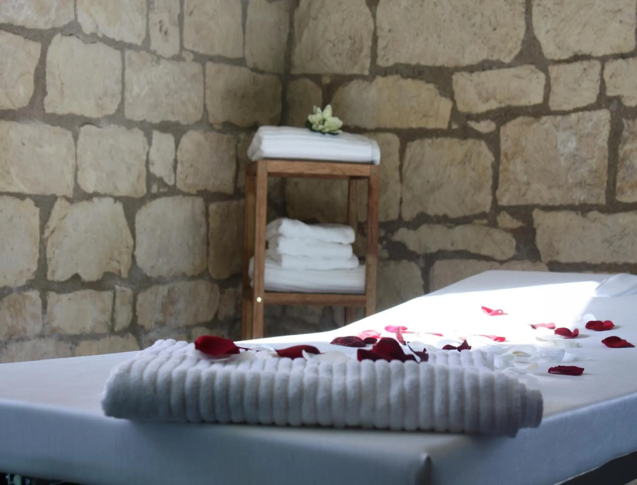 Massage in Kallikoros Country Resort & Spa