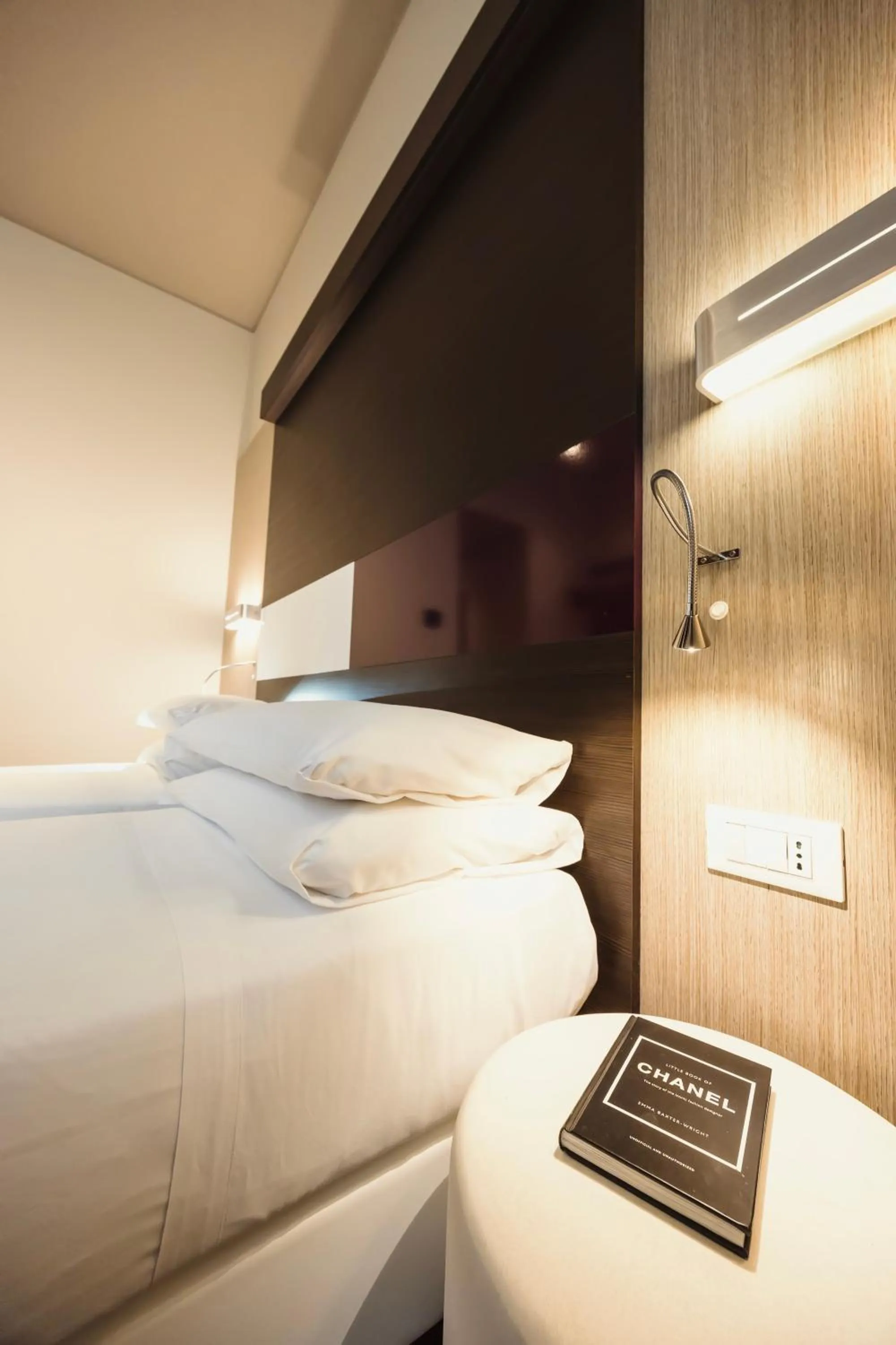 Bed in Genius Hotel Downtown