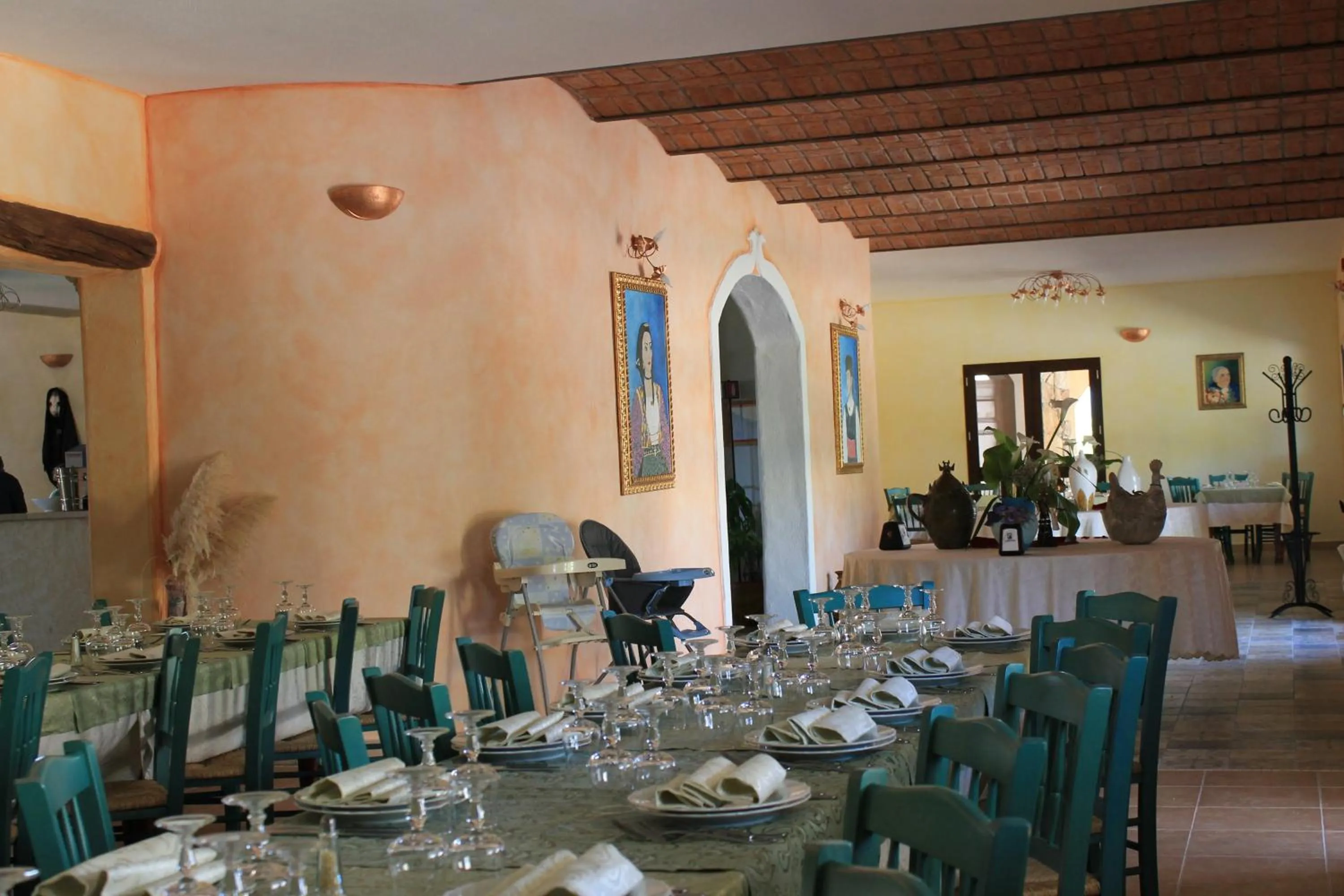 Restaurant/places to eat in Maria Caderina Green Village