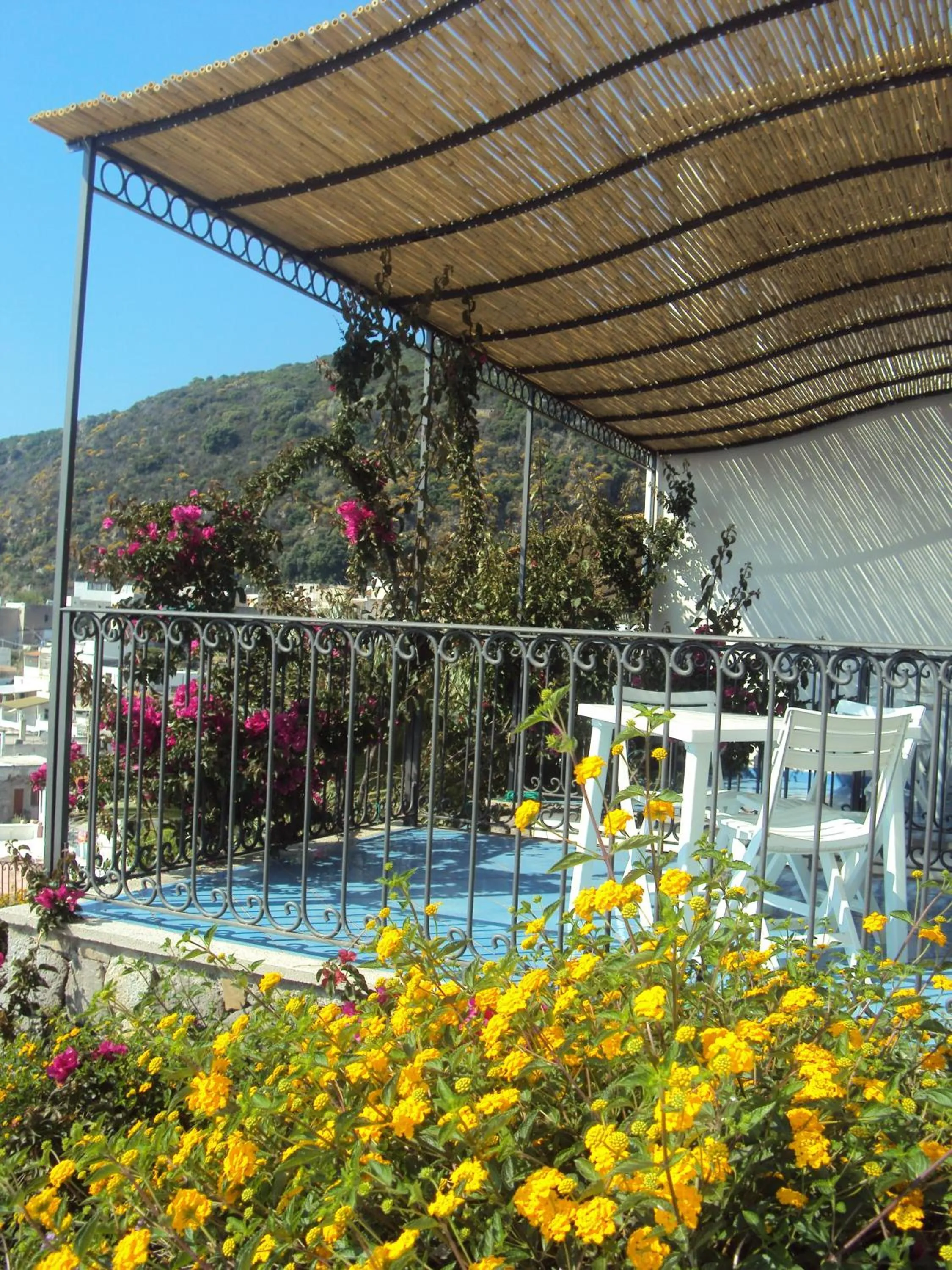 Patio in Oltremare Residence Hotel