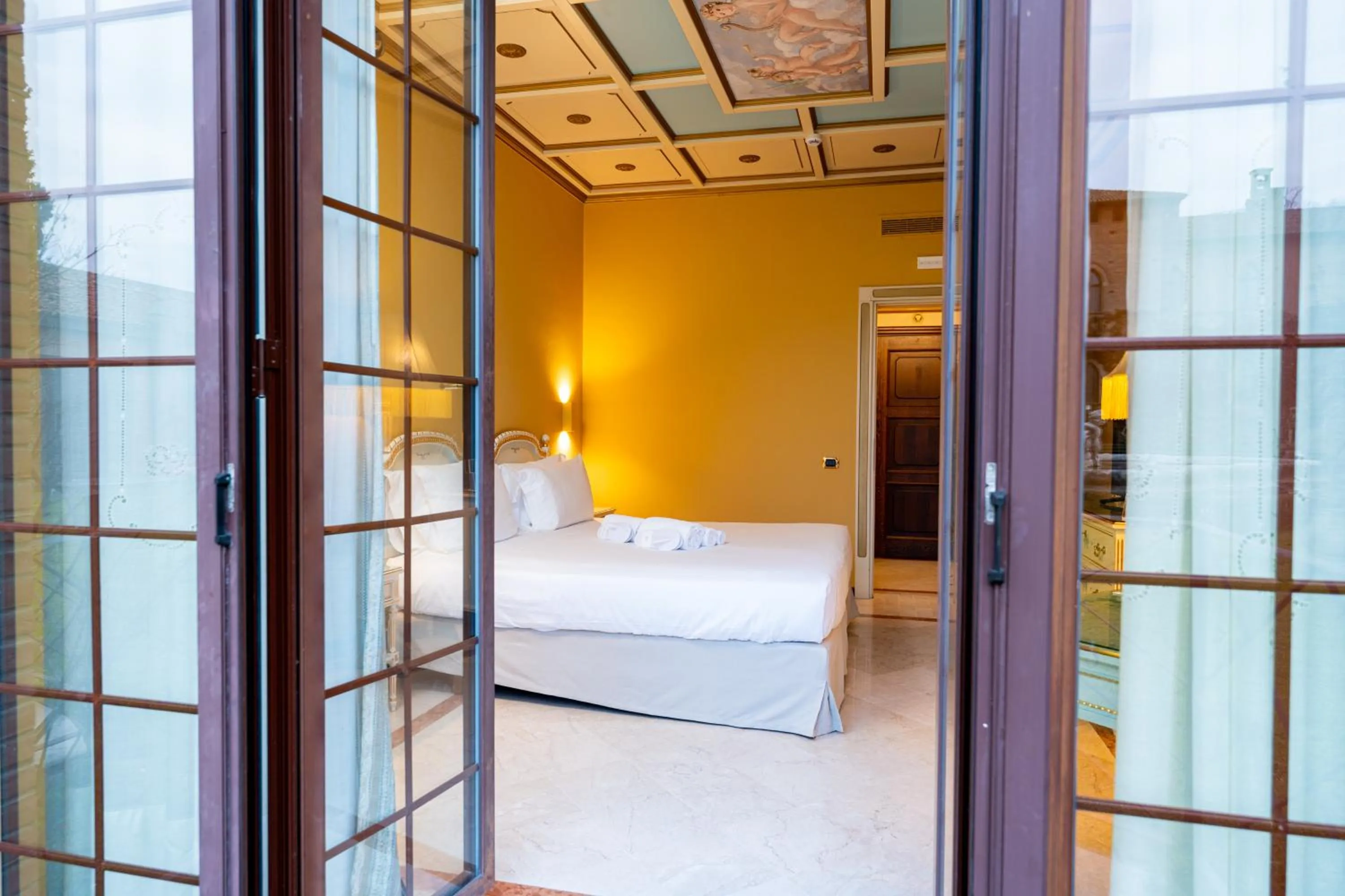 Balcony/Terrace, Bed in Il Castello Di San Gaudenzio