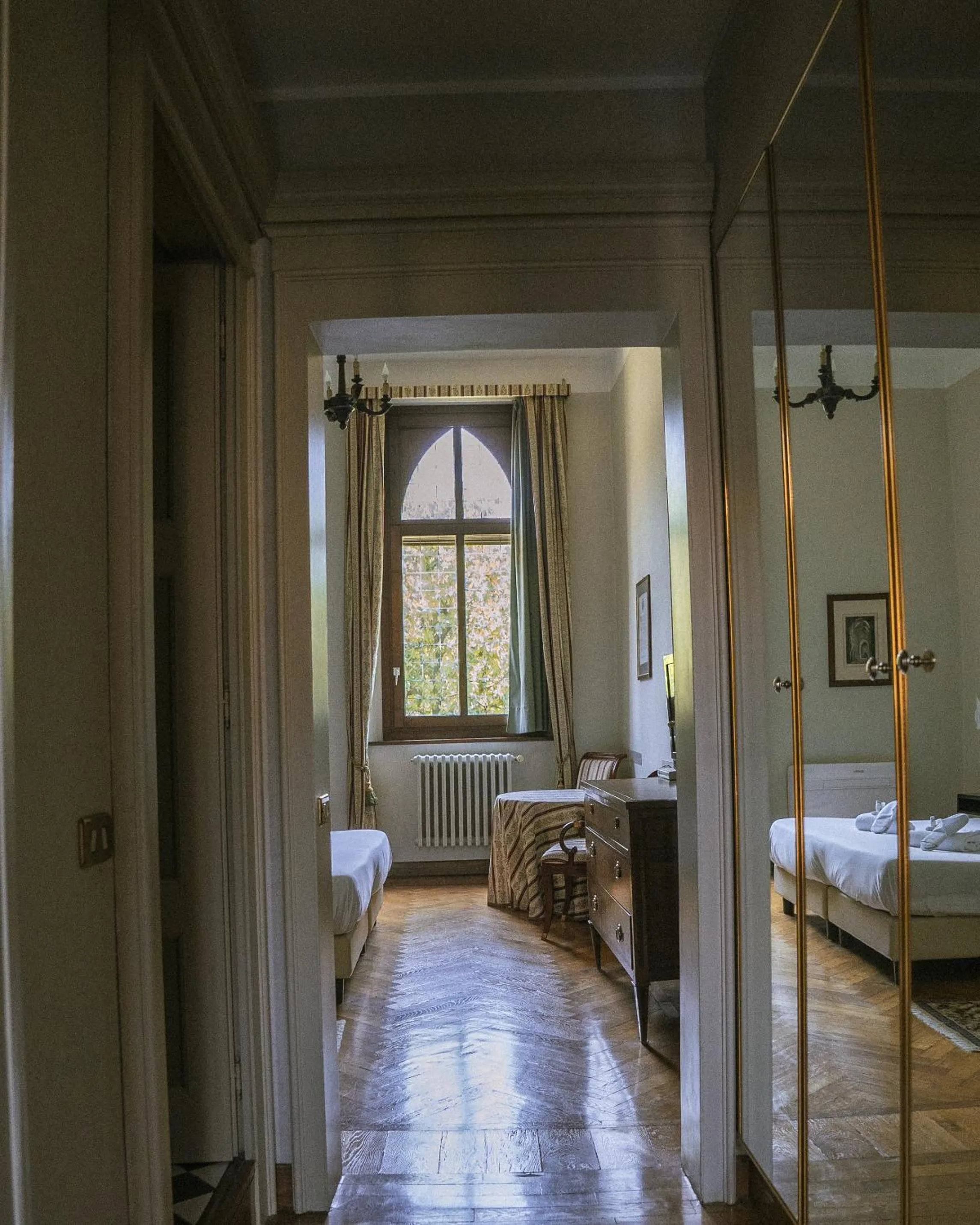 Photo of the whole room, Bed in Il Castello Di San Gaudenzio