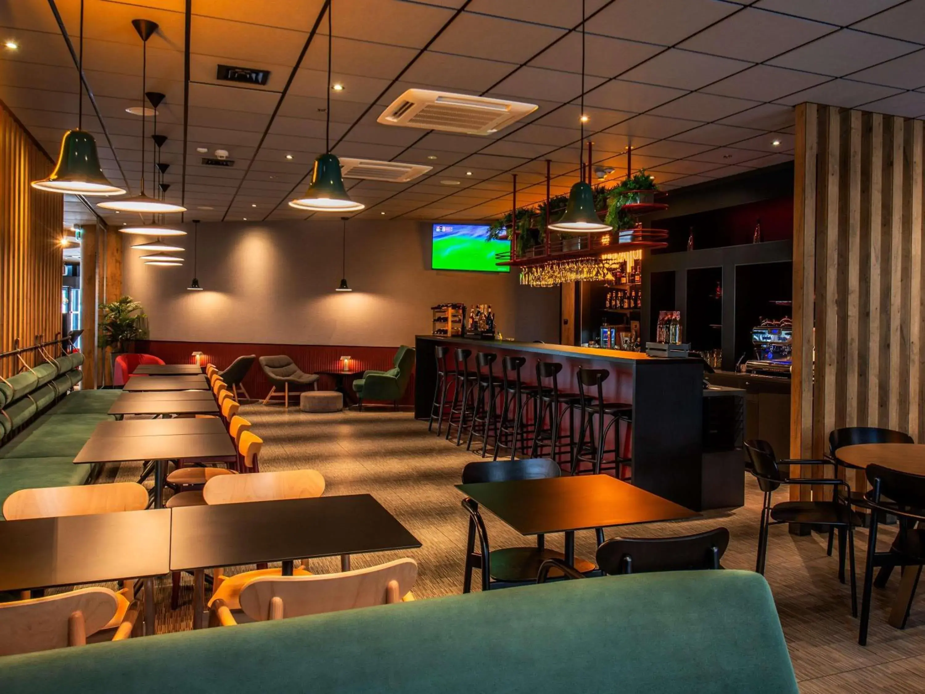 Lounge or bar in Ibis Warszawa Stare Miasto Lounge or bar in Ibis Warszawa Stare Miasto