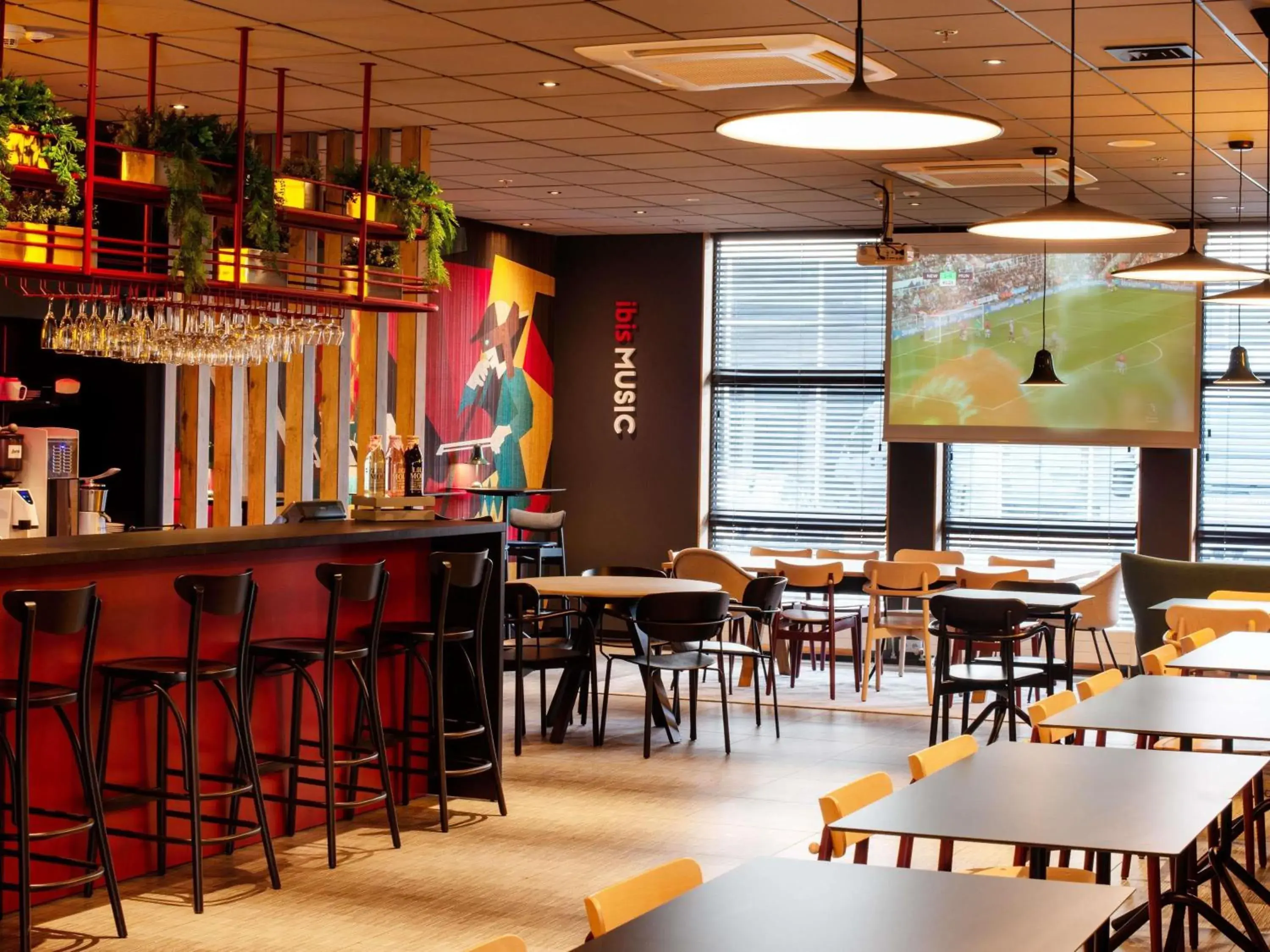 Lounge or bar in Ibis Warszawa Stare Miasto Lounge or bar in Ibis Warszawa Stare Miasto